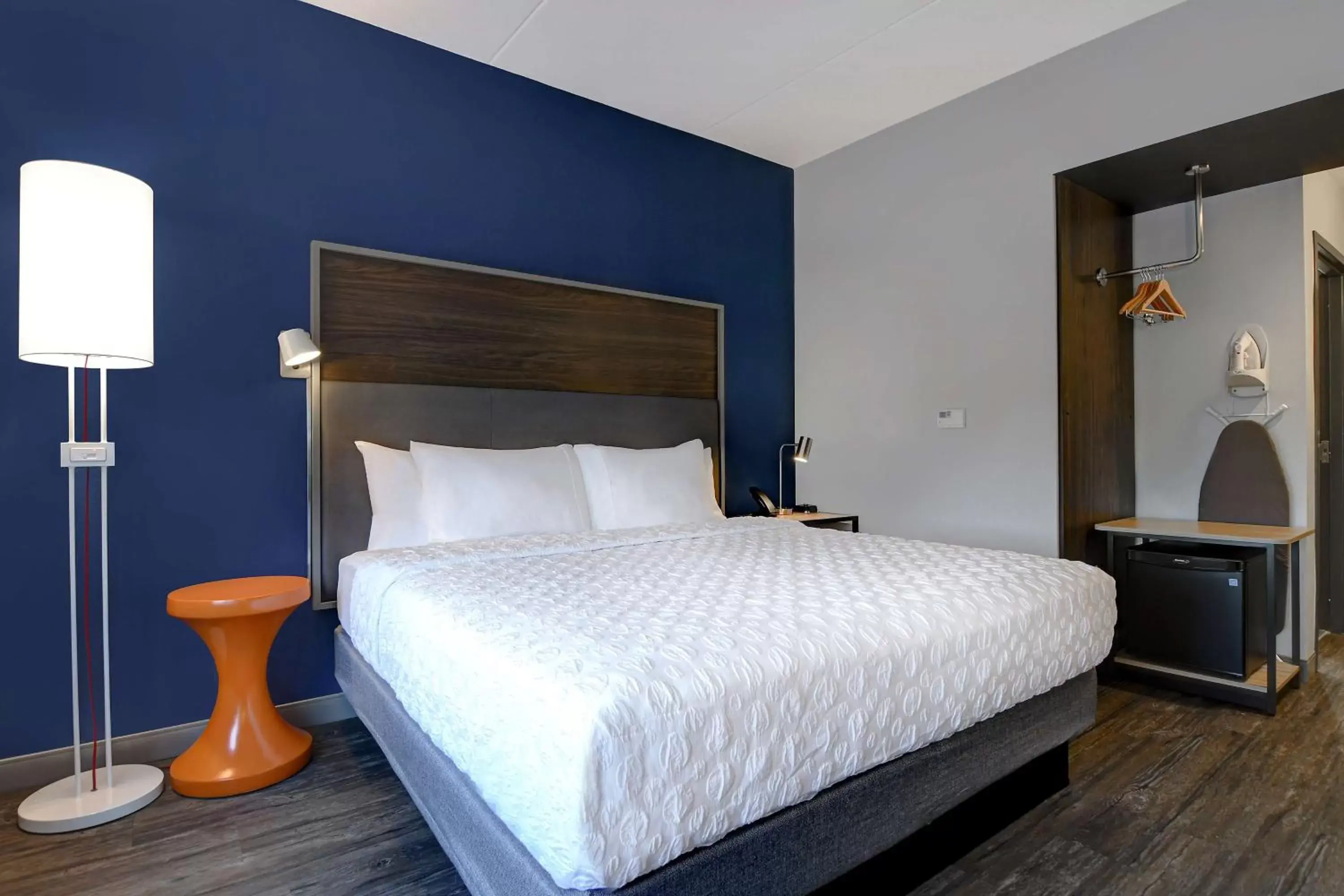 Bed in Tru By Hilton Macon North, Ga