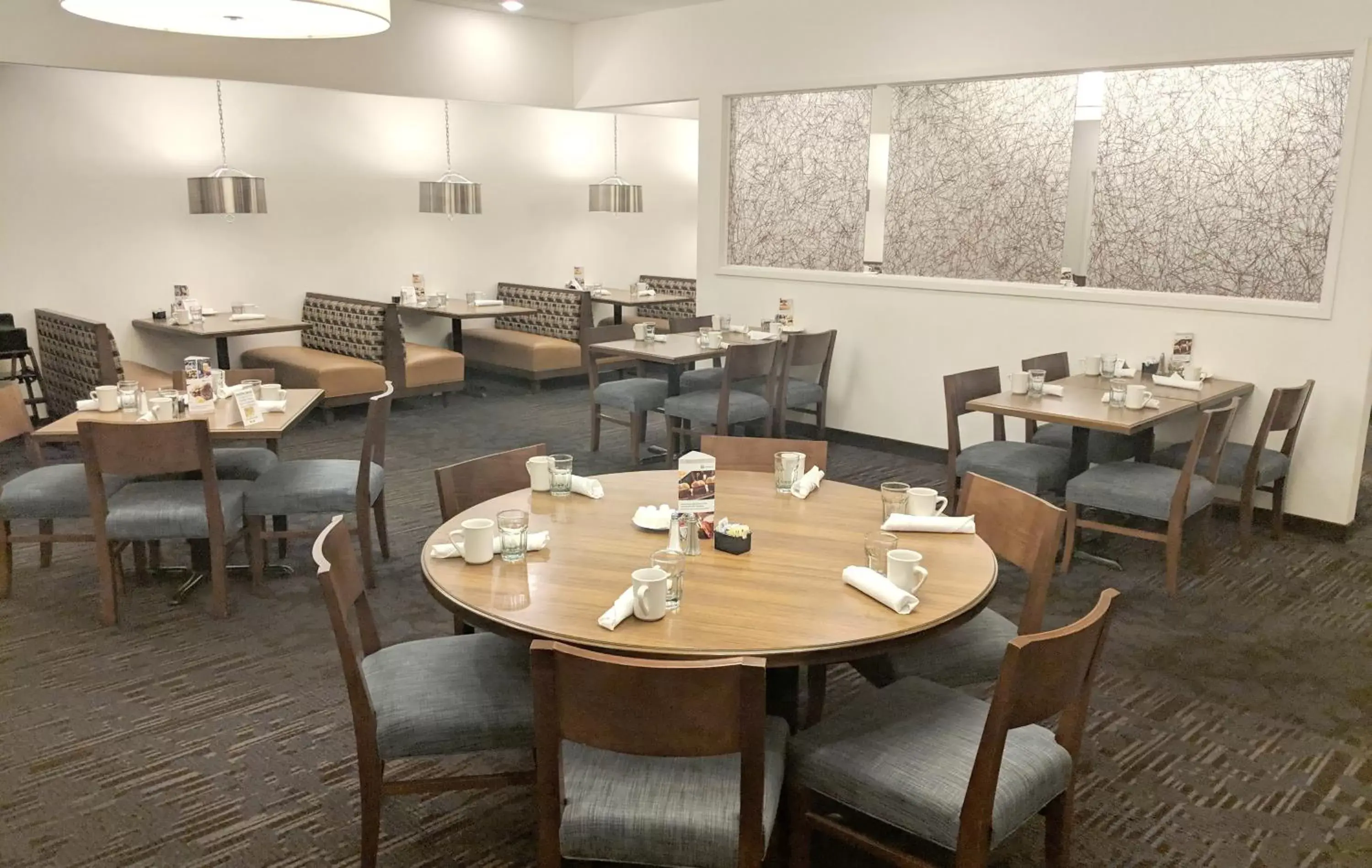 Restaurant/places to eat in Clarion Inn Elmira-Horseheads Restaurant/places to eat in Clarion Inn Elmira-Horseheads