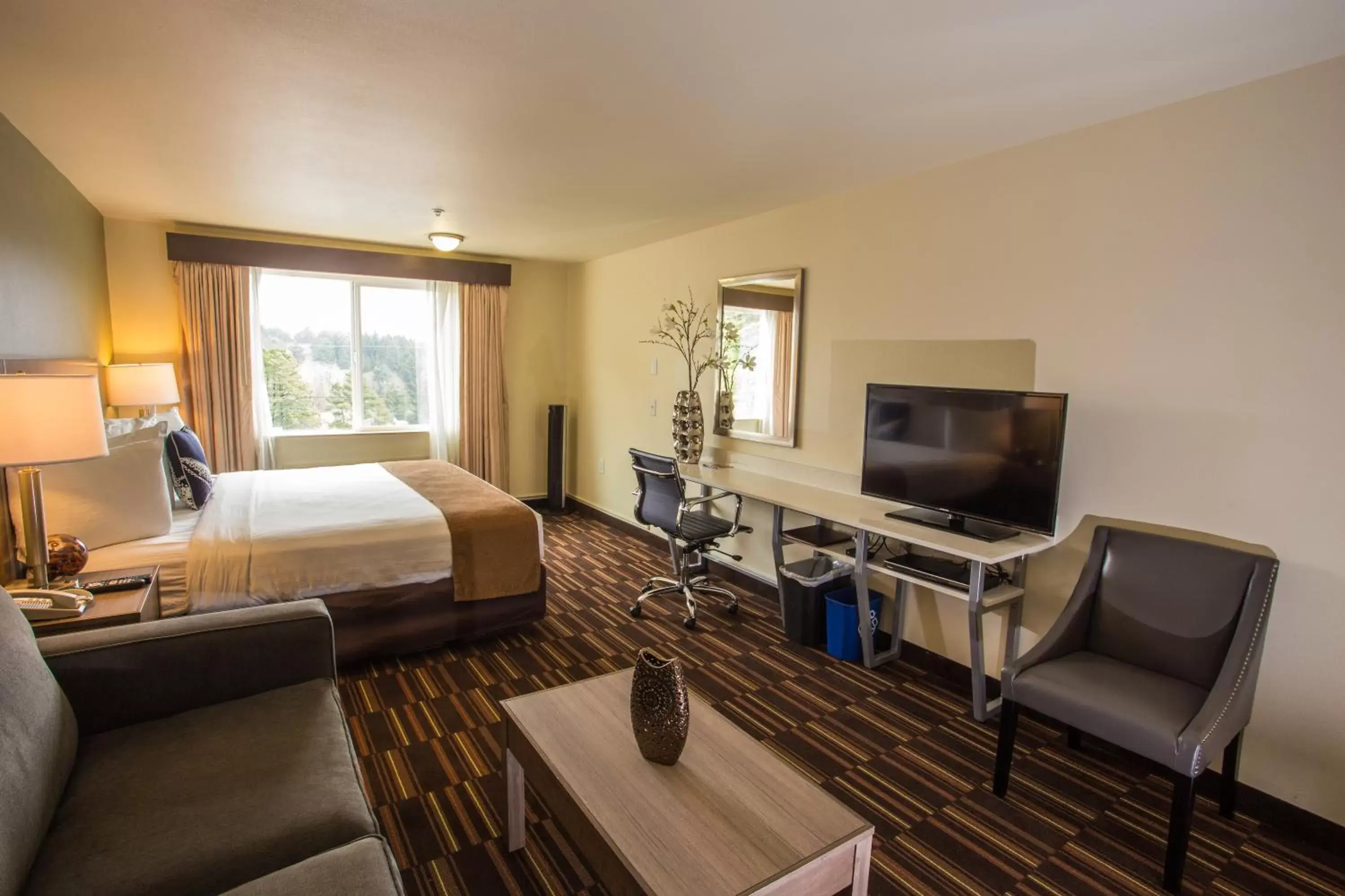 Bed in Inn at Wecoma Bed in Inn at Wecoma