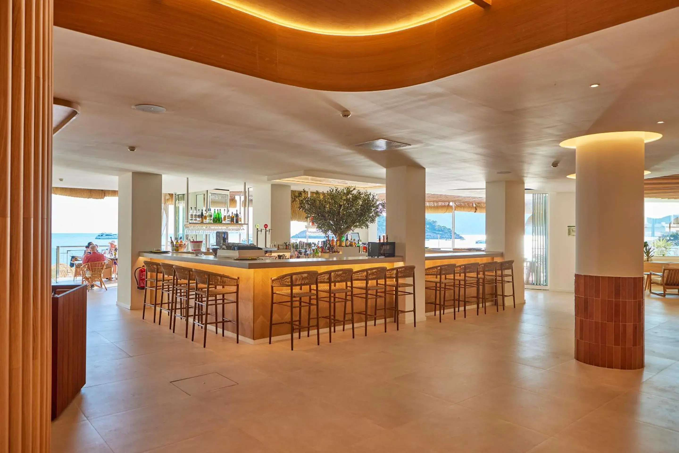 Lounge or bar in Universal Hotel Aquamarin Lounge or bar in Universal Hotel Aquamarin