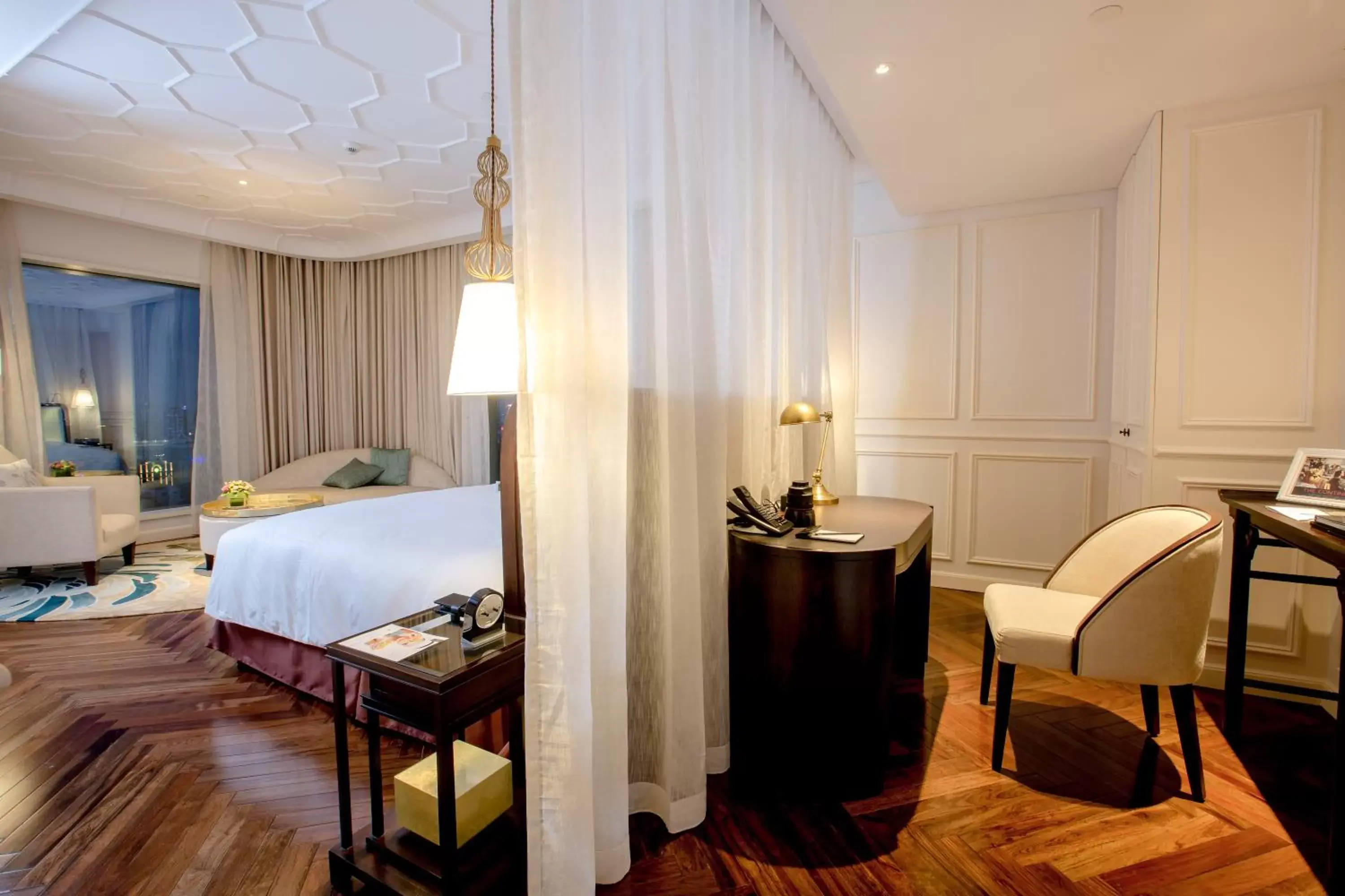 Bedroom, Bed in Hotel Des Arts Saigon Mgallery Collection