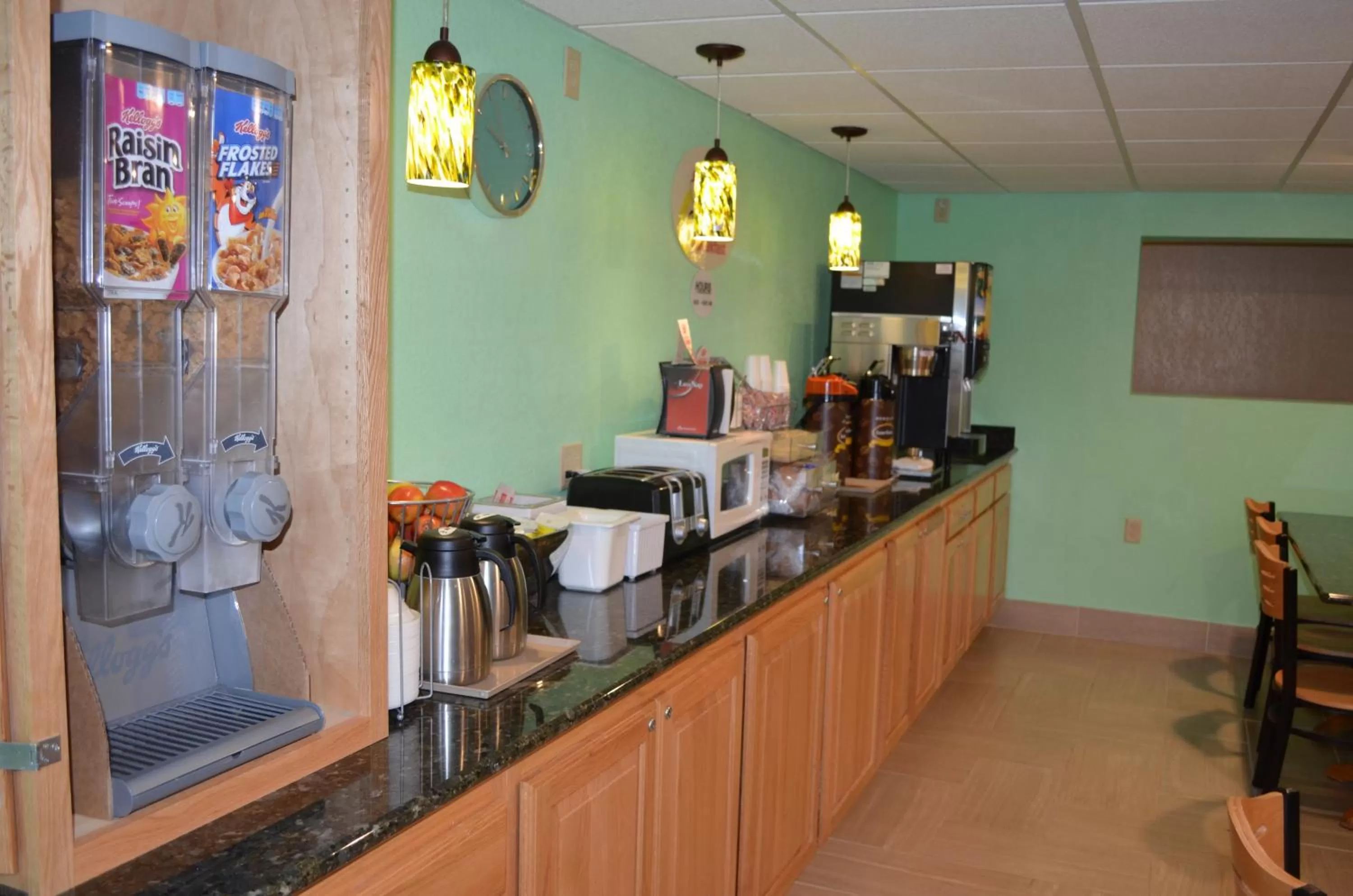 Breakfast in Super 8 by Wyndham Devils Lake