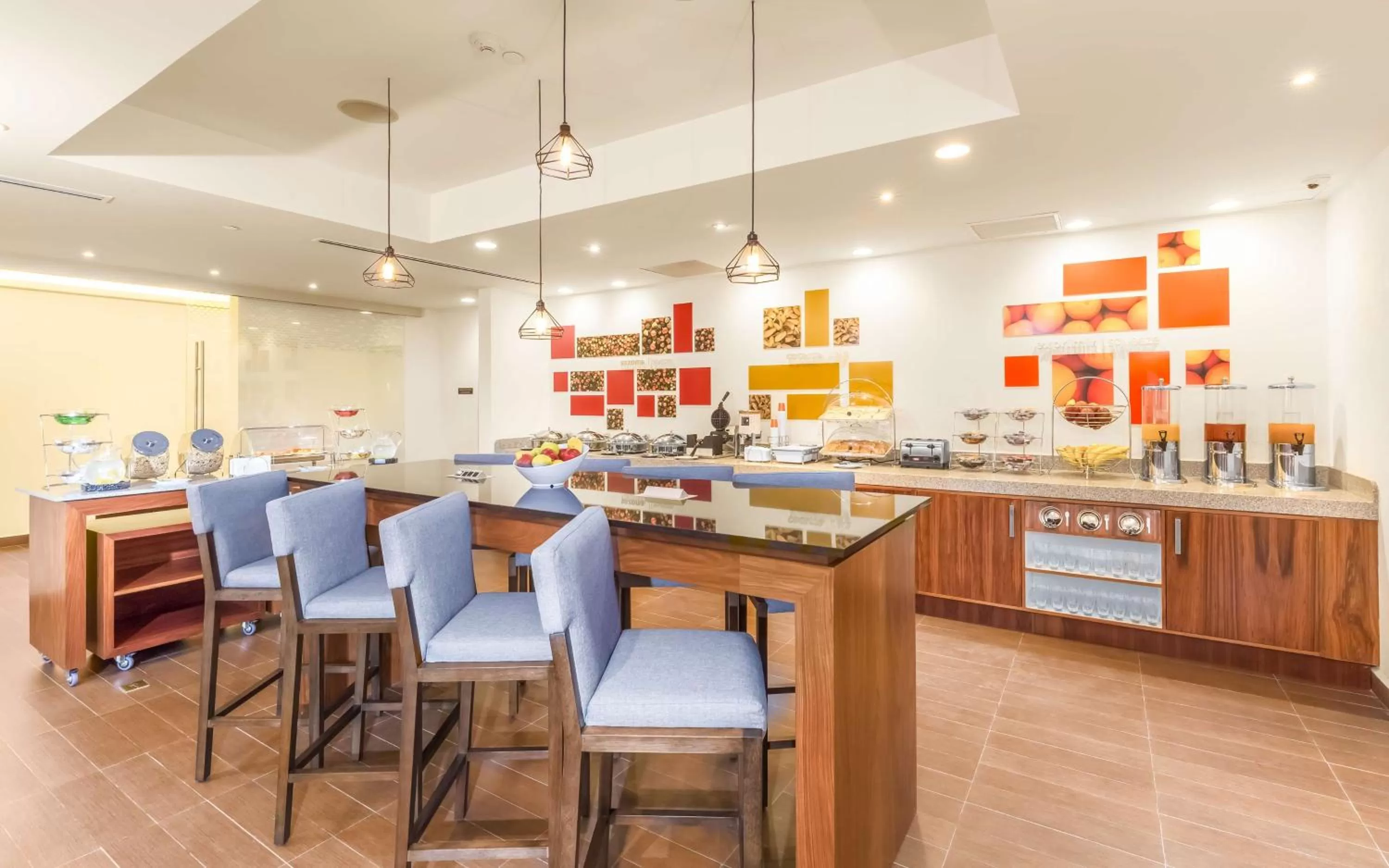 Dining area in Hampton Inn & Suites by Hilton Los Cabos