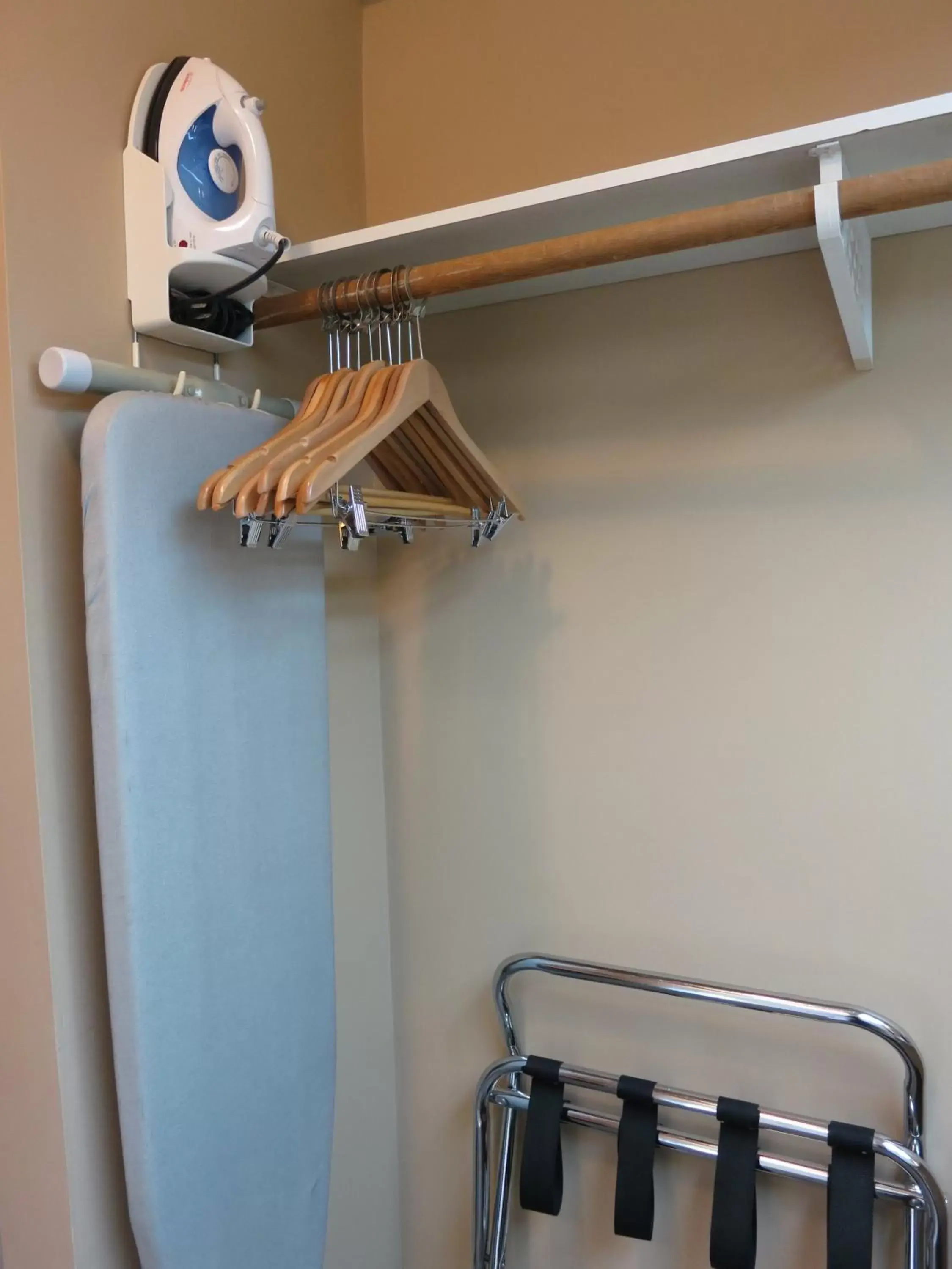 Decorative detail, Bathroom in SureStay Hotel by Best Western North Vancouver Capilano