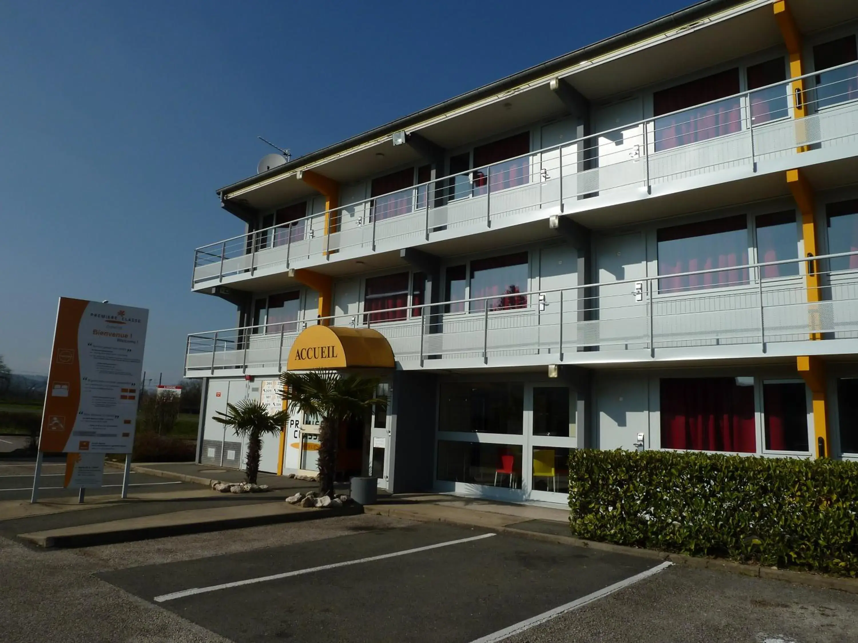 Facade/entrance, Property Building in Première Classe Mâcon Sud