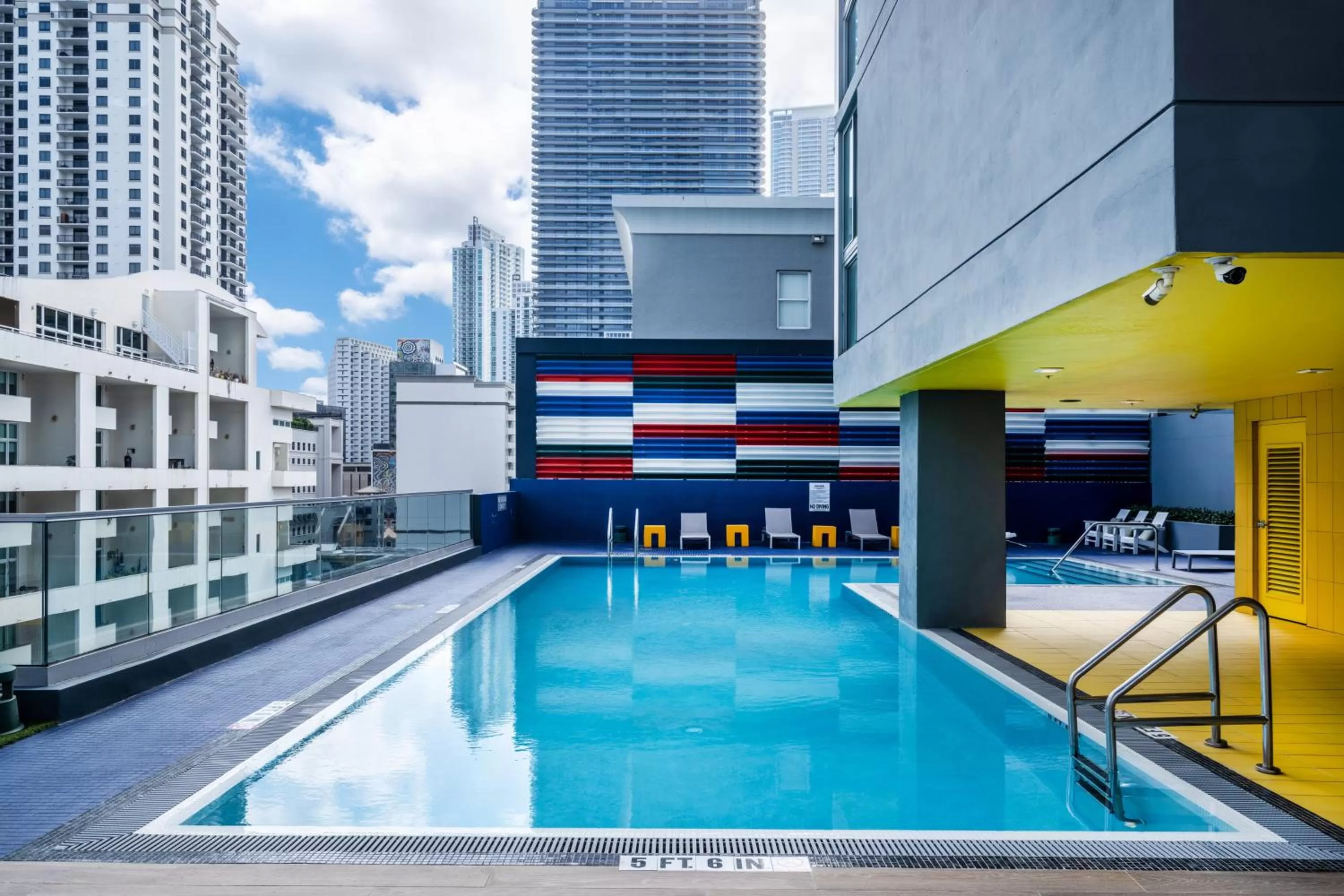 Swimming pool in Atwell Suites Miami Brickell by IHG