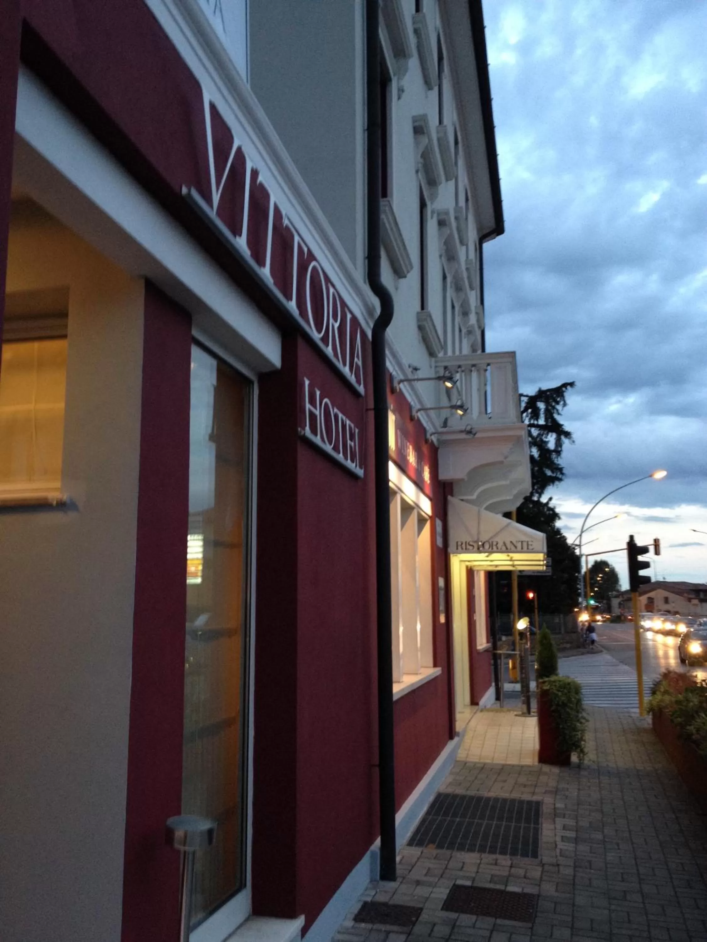 Facade/entrance in Hotel Vittoria