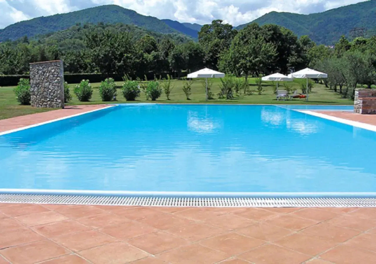 Swimming Pool in Cà Del Moro Resort