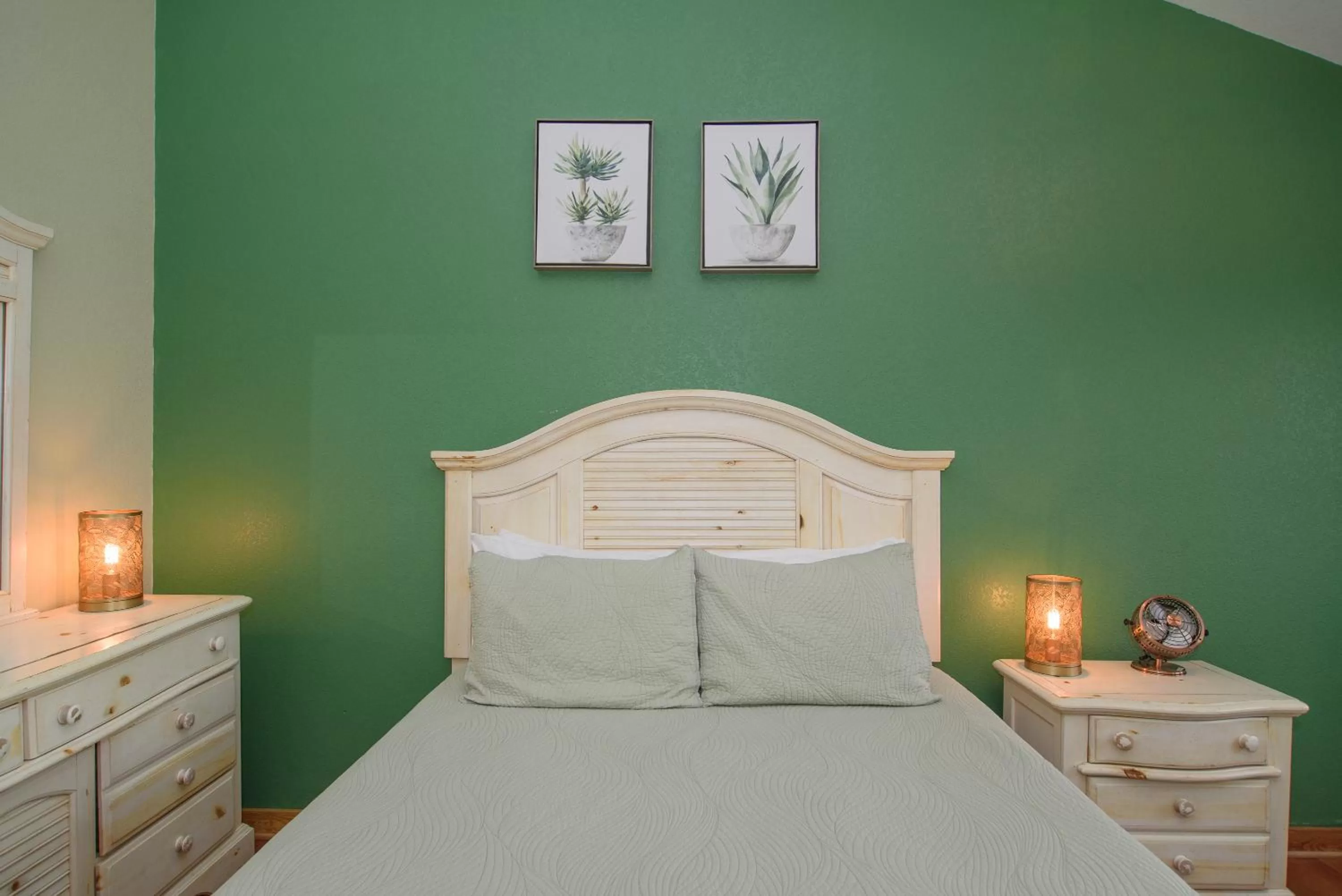 Bed in The Inn on Pamlico Sound