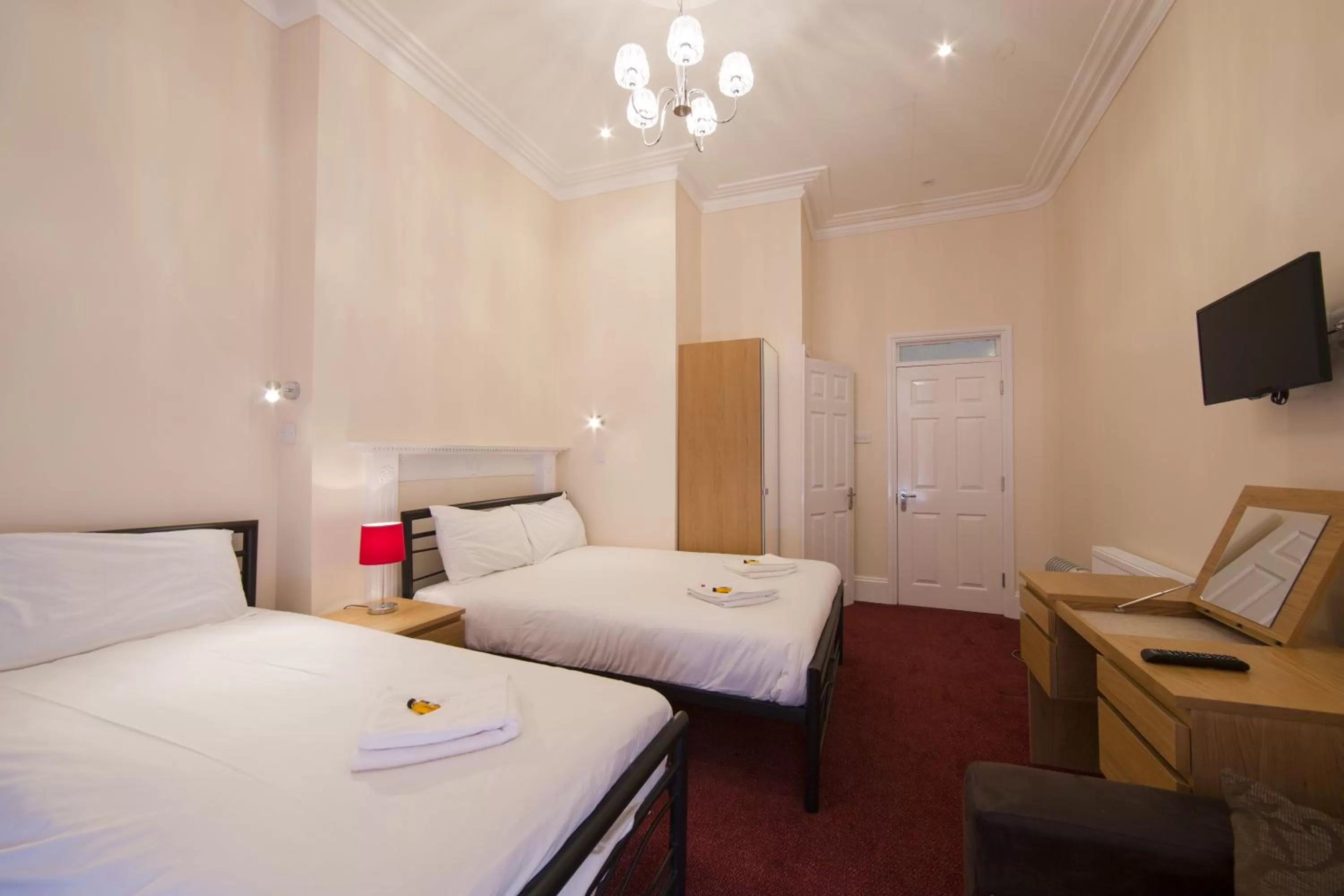 Photo of the whole room, Bed in Royal London Hotel By Saba