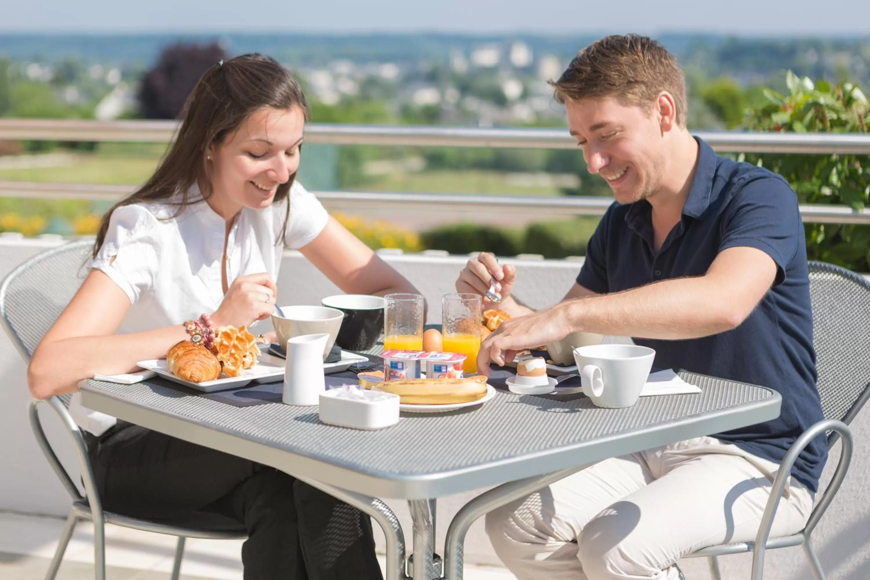 Restaurant/places to eat in Novotel Amboise