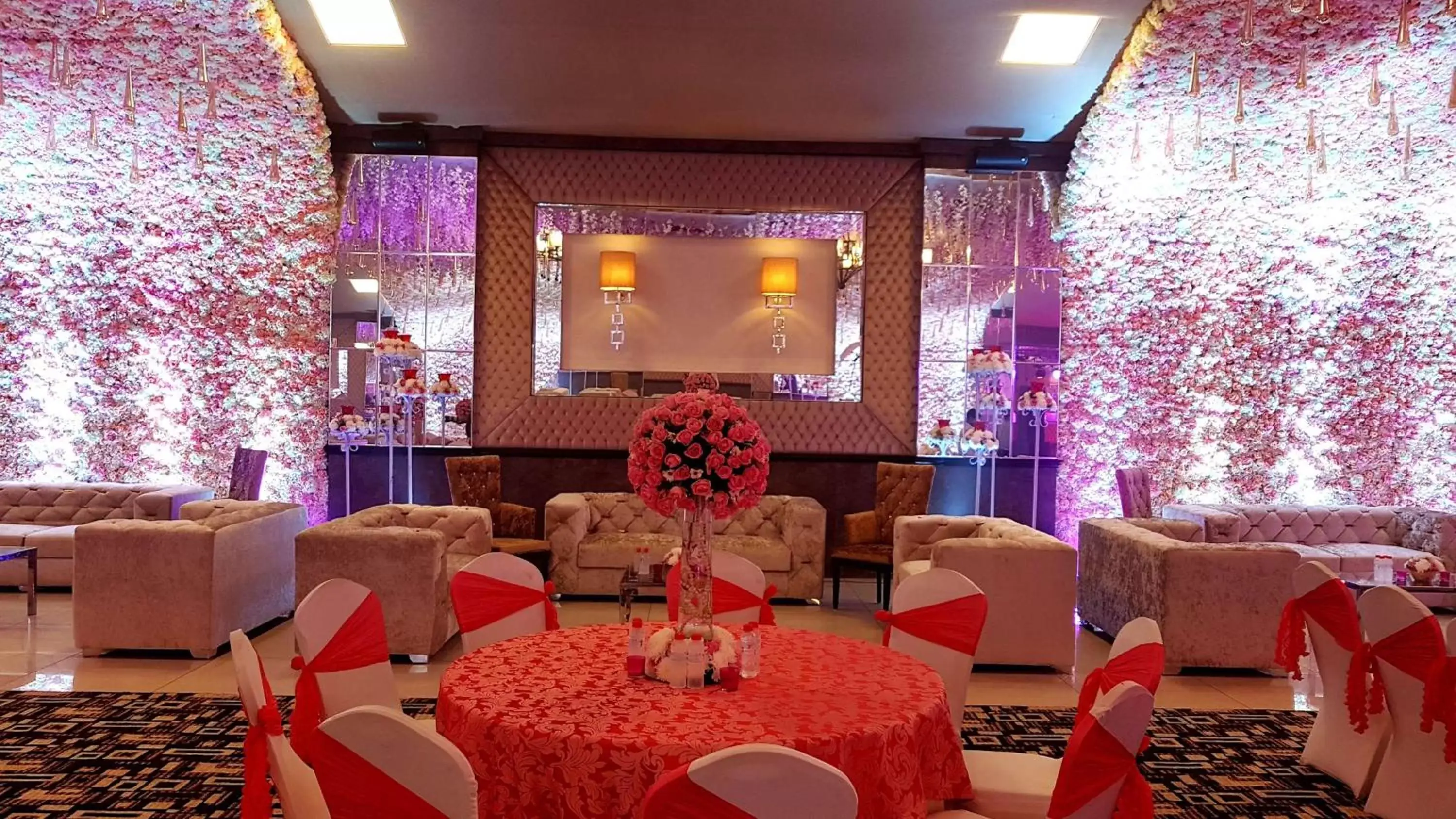 Banquet/Function facilities in Radisson Blu Hotel New Delhi Paschim Vihar