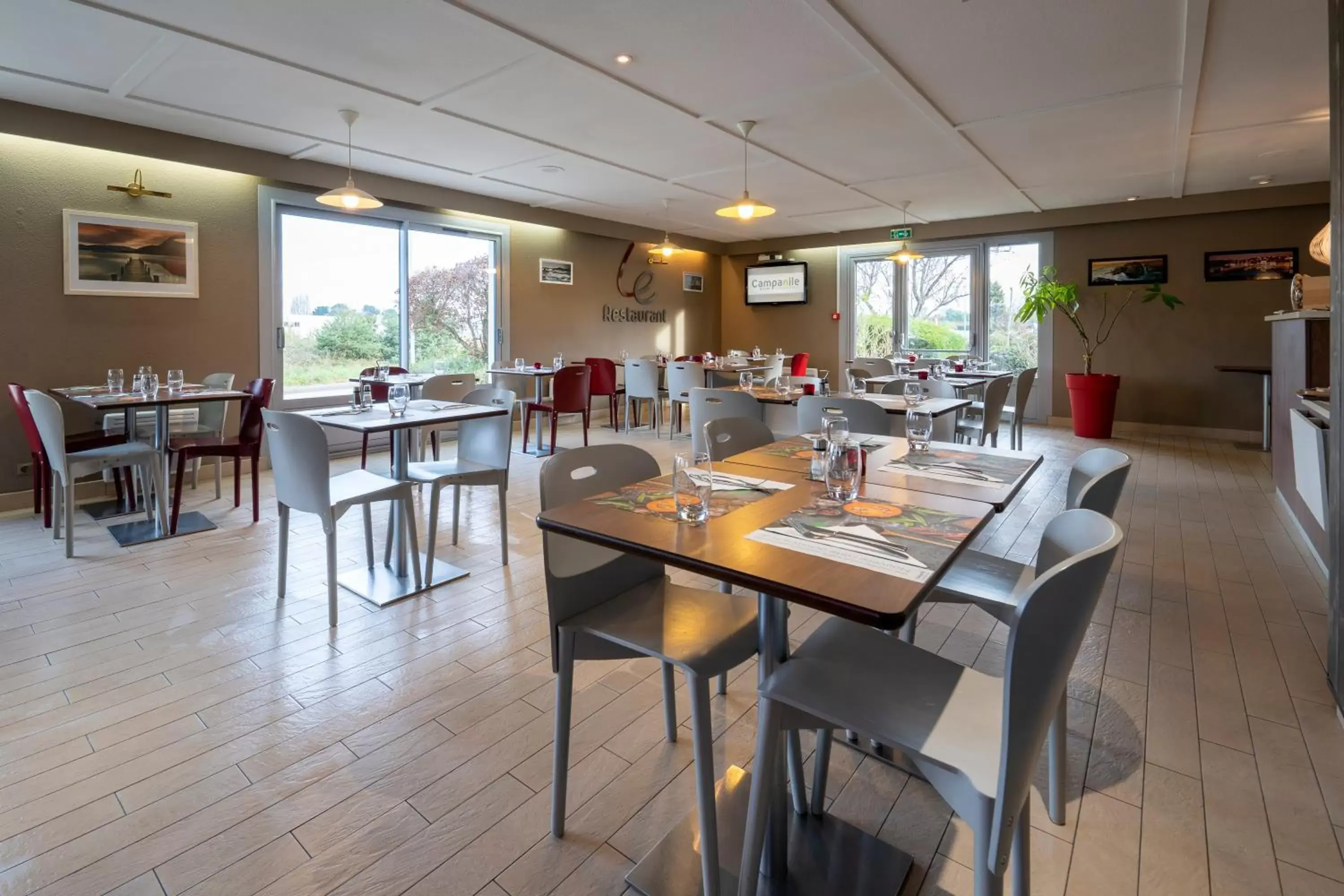 Restaurant/places to eat in Campanile Lorient - Lanester Restaurant/places to eat in Campanile Lorient - Lanester