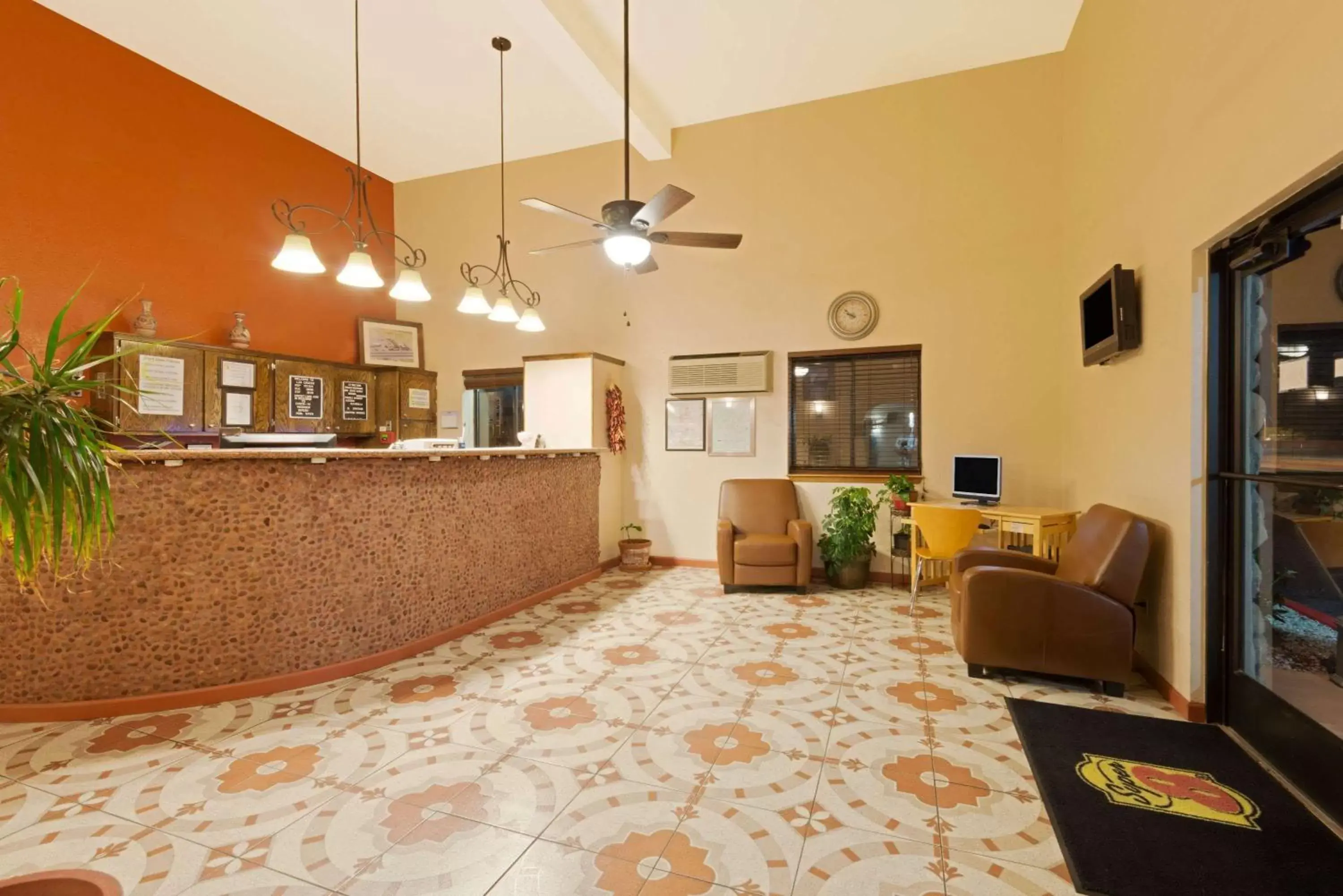 Lobby or reception, Lobby/Reception in Super 8 by Wyndham Las Cruces/White Sands Area