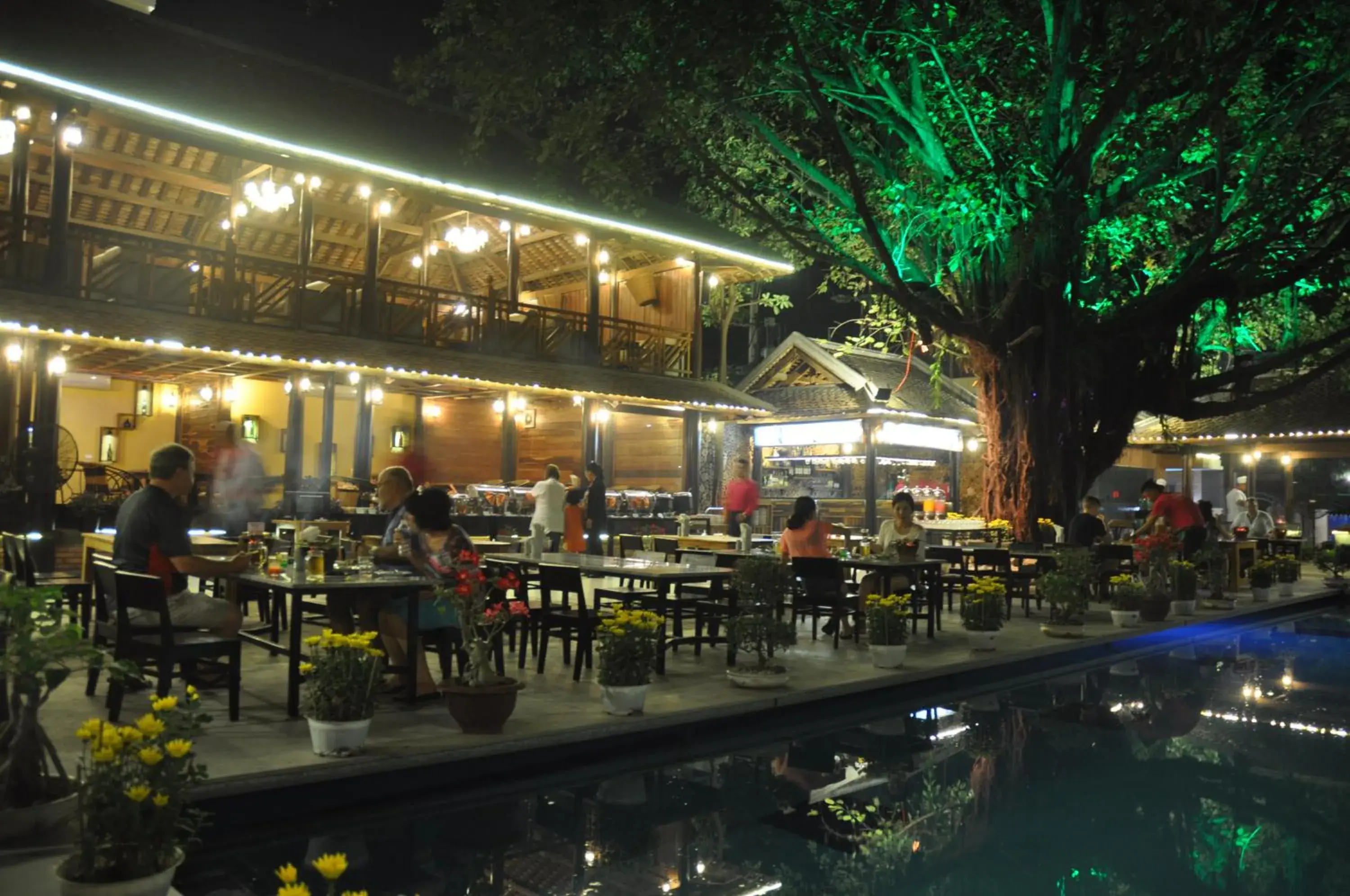 Restaurant/places to eat, Lounge/Bar in Yasaka Saigon Resort Hotel & Spa