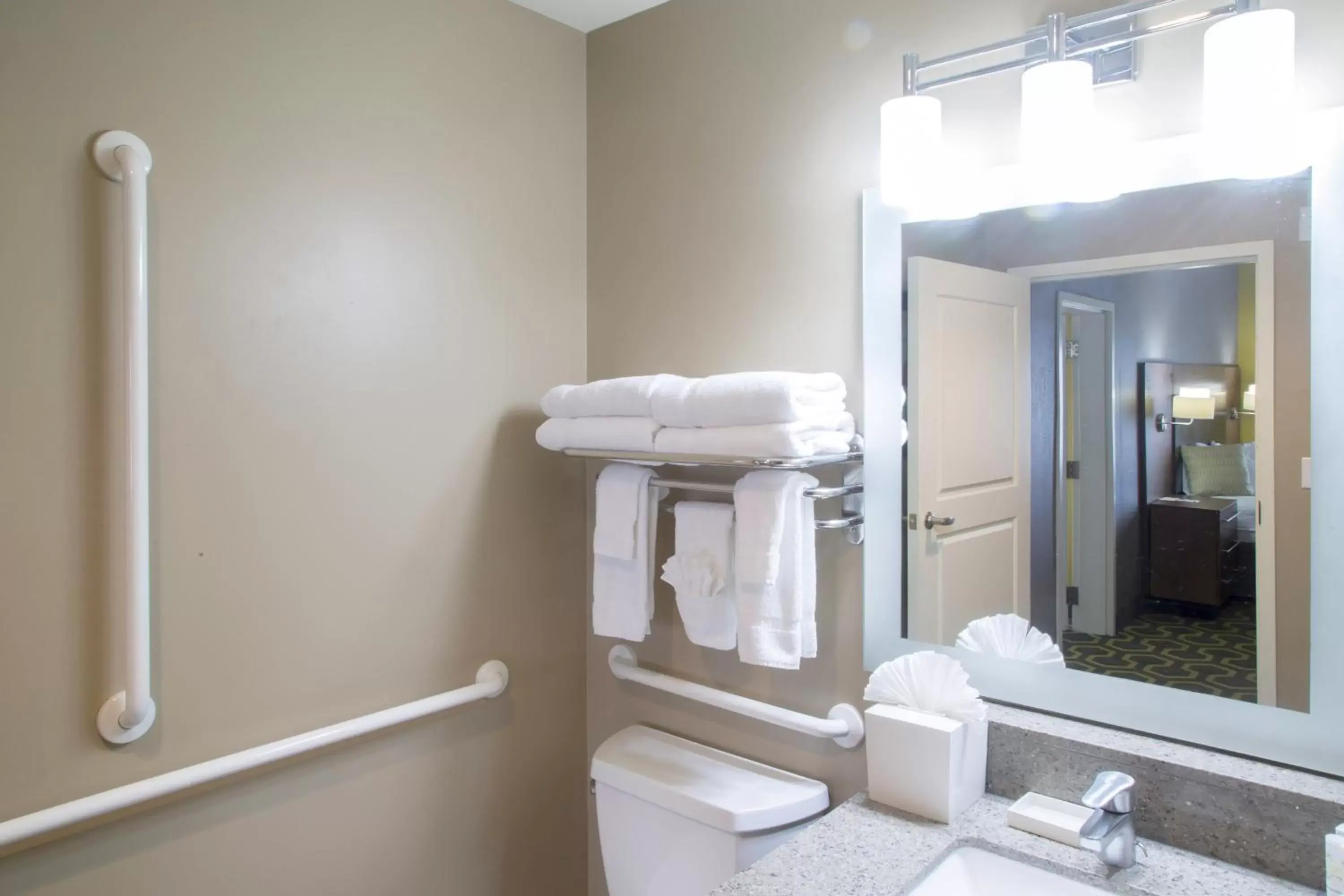 Bathroom in TownePlace Suites by Marriott Oxford