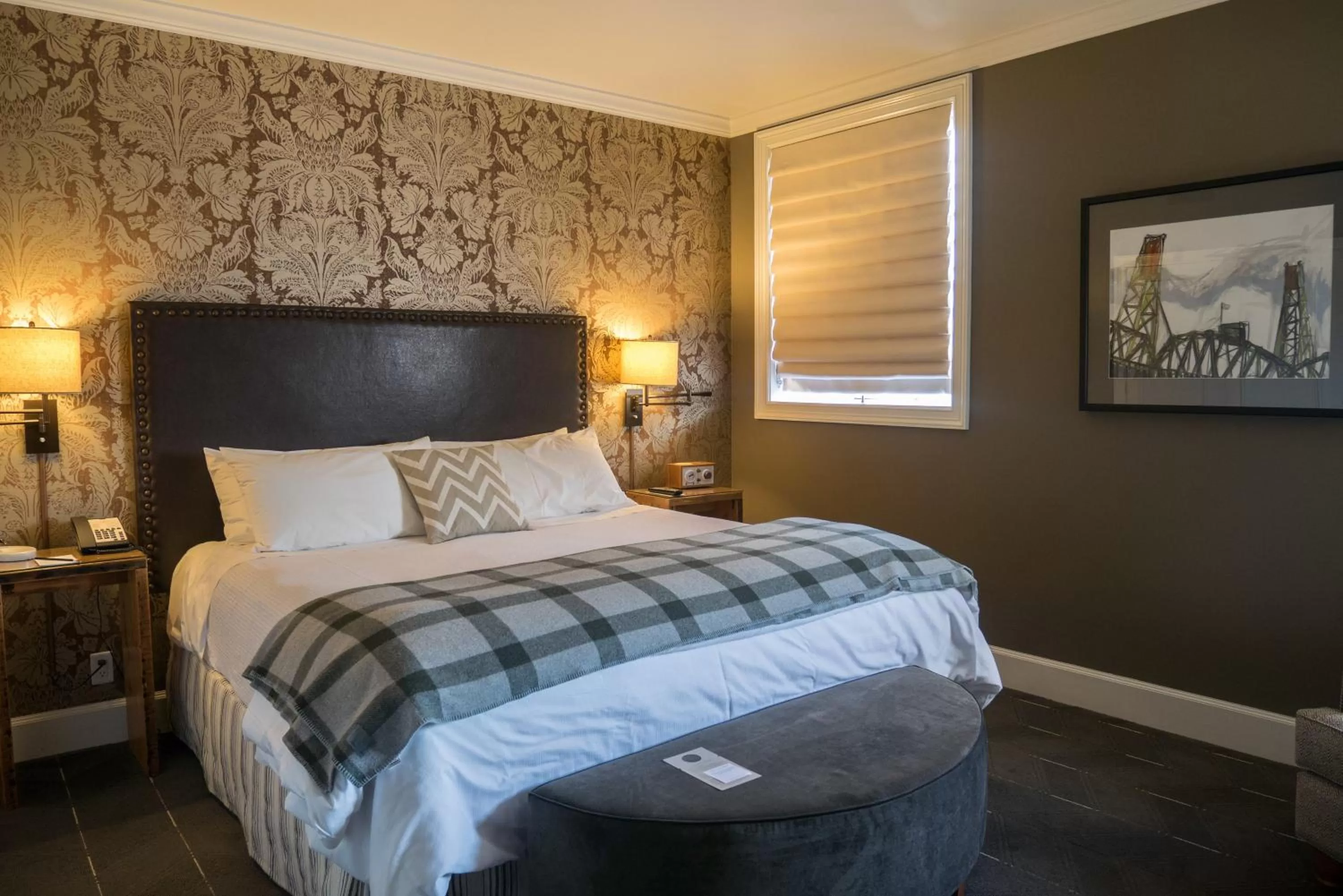 Bedroom, Bed in Sentinel Hotel