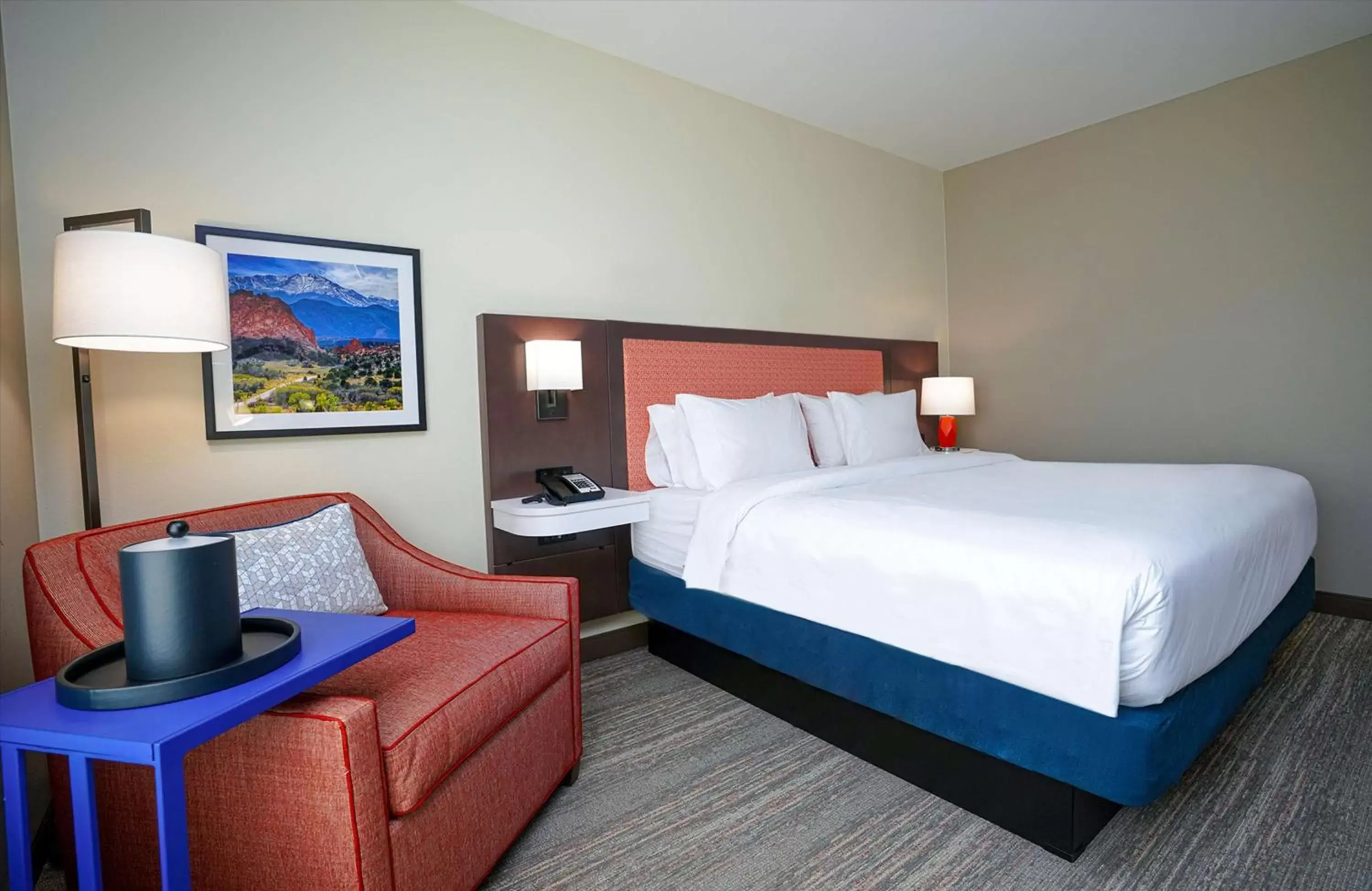 Bed in Hampton Inn Colorado Springs I-25 Central