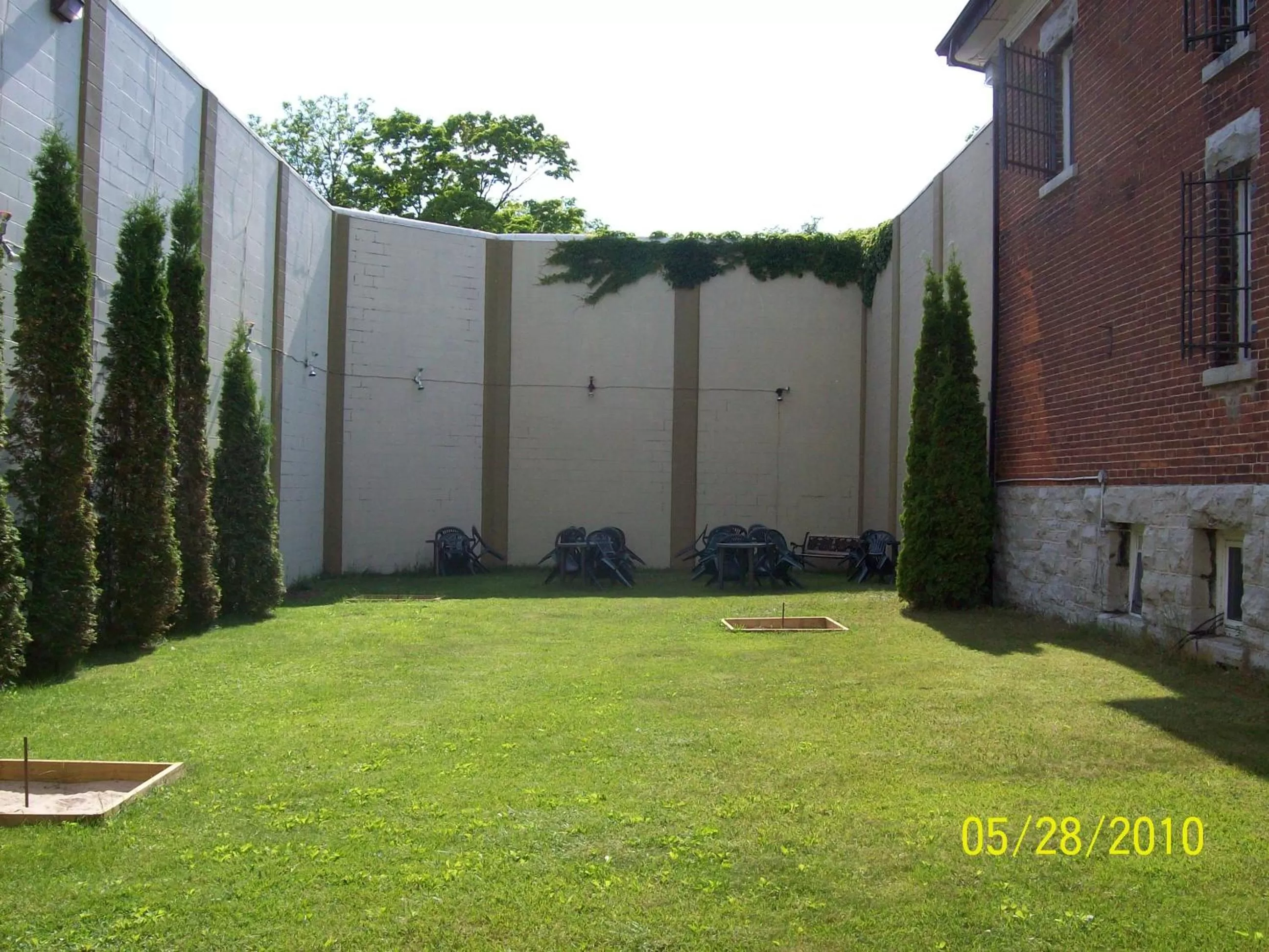 Property building, Garden in The King George Inn