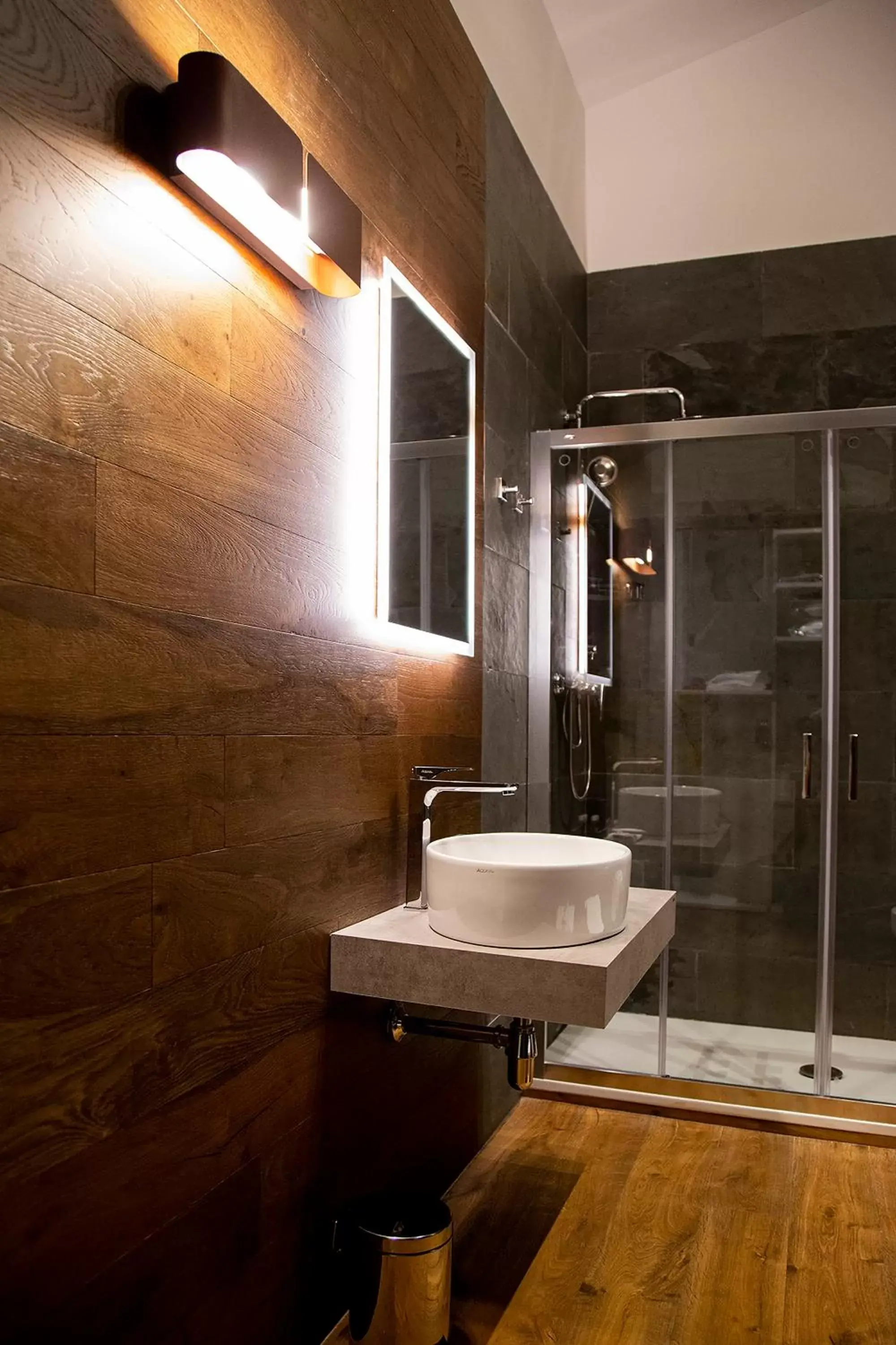 Shower, Bathroom in MANTRA Suite&Rooms