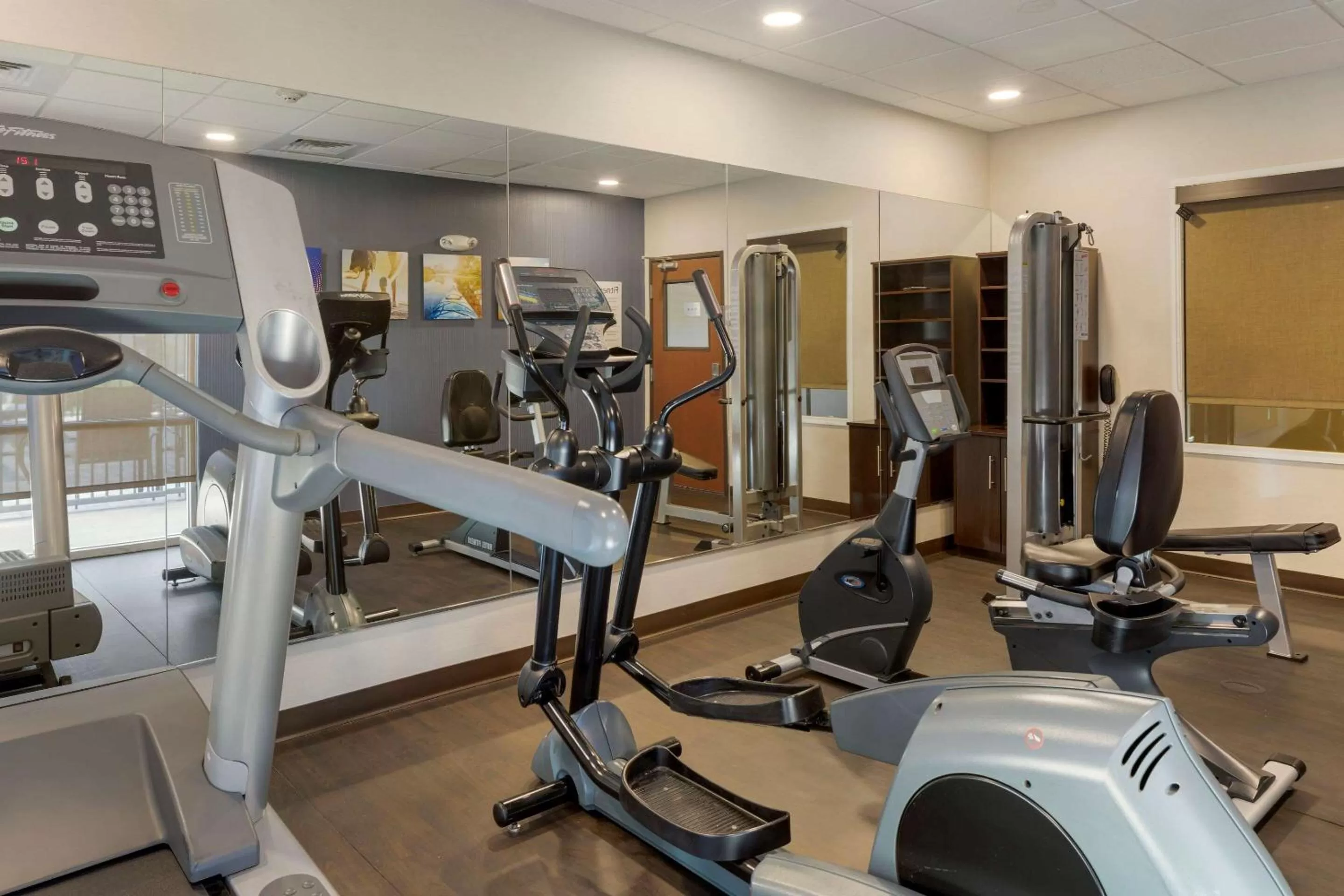 Fitness centre/facilities in Comfort Suites Ontario Airport Convention Center