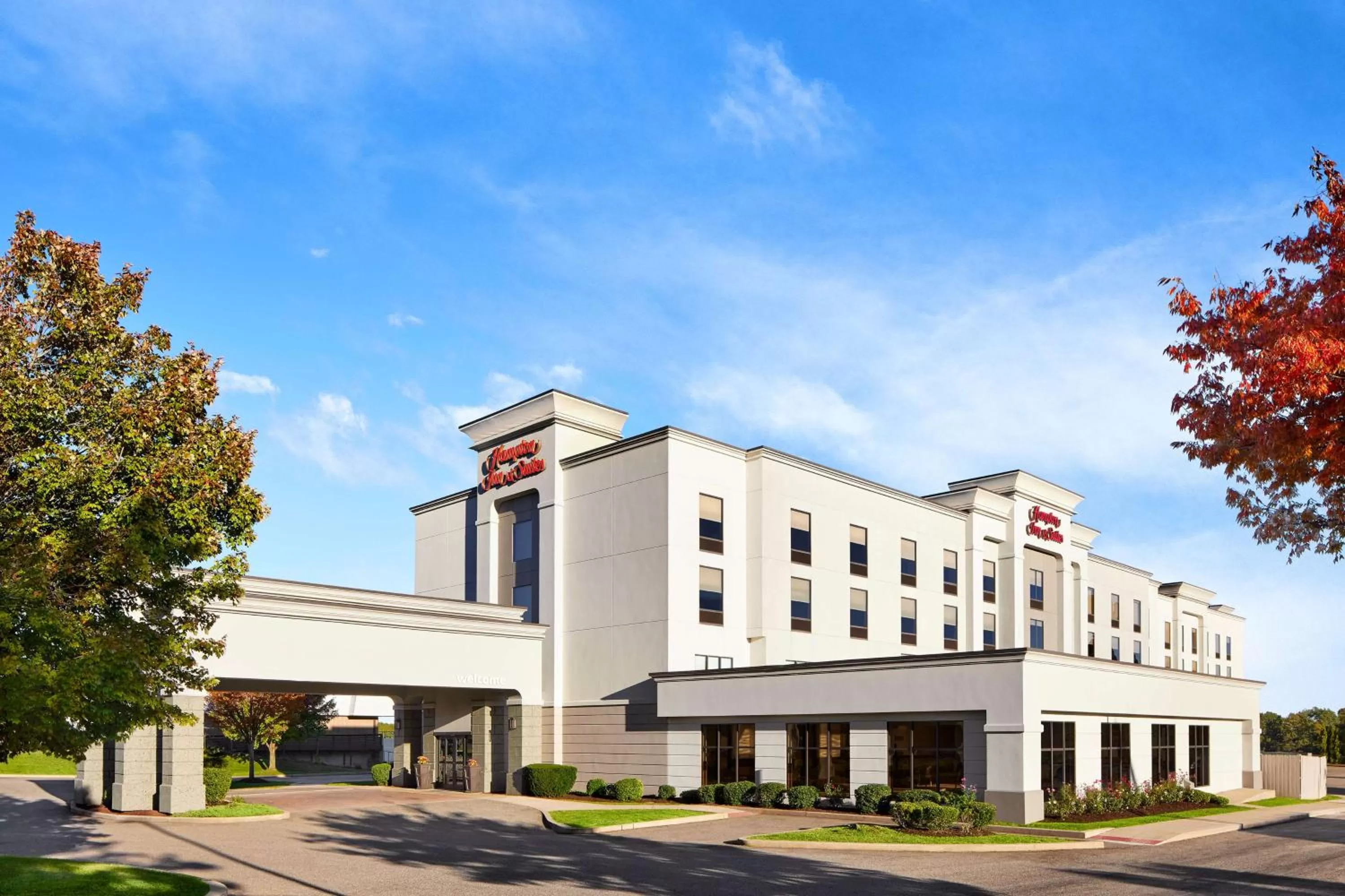Property building in Hampton Inn & Suites West Haven