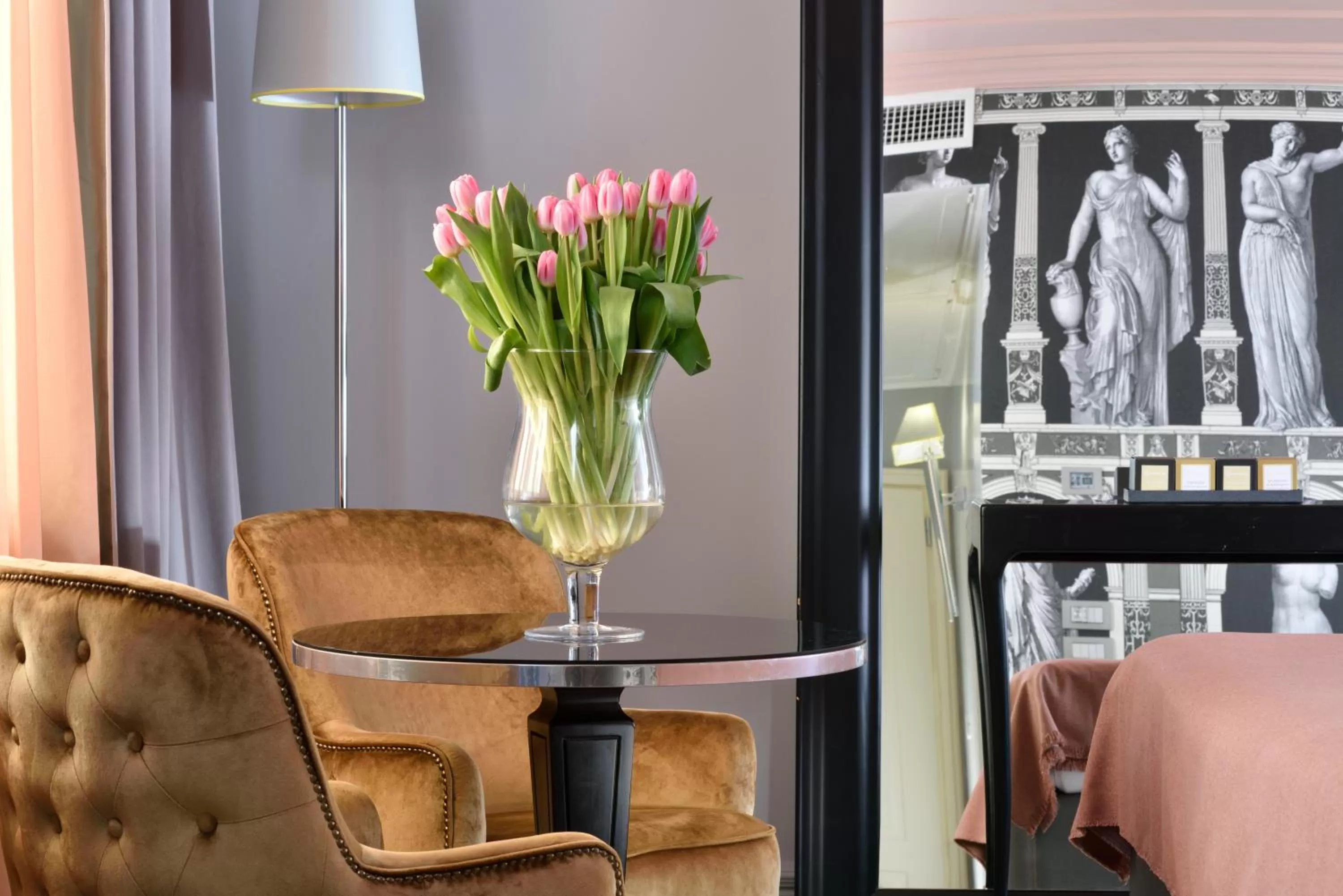 Seating area, Bed in Leon's Place Hotel In Rome