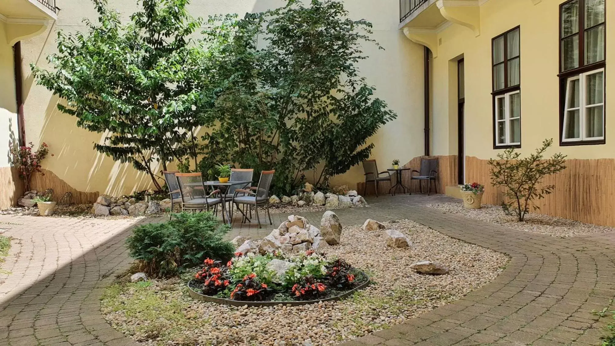 Inner courtyard view, Garden in Central Hotel 21 and Apartments