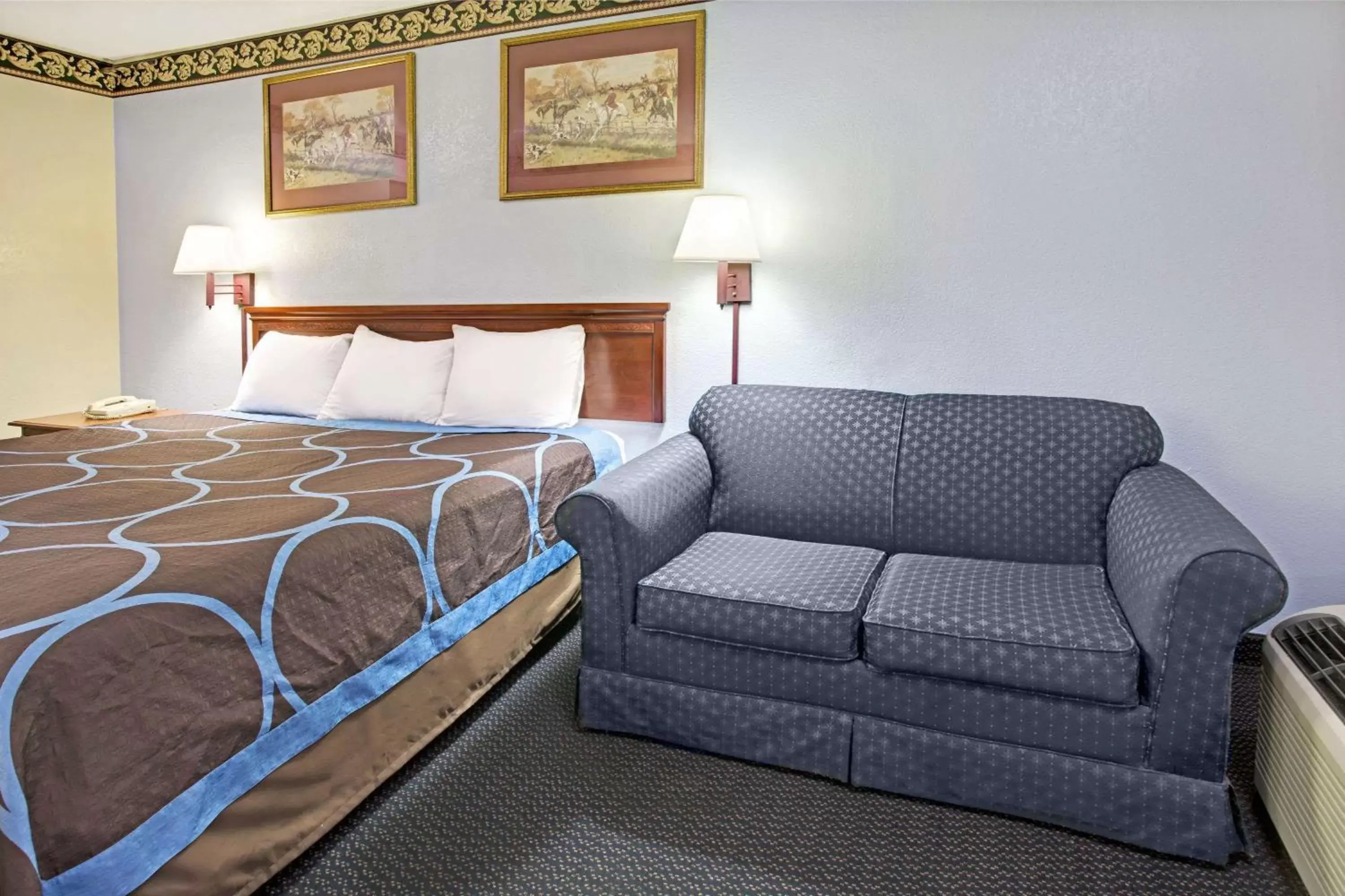 Photo of the whole room, Bed in Super 8 by Wyndham Suwanee