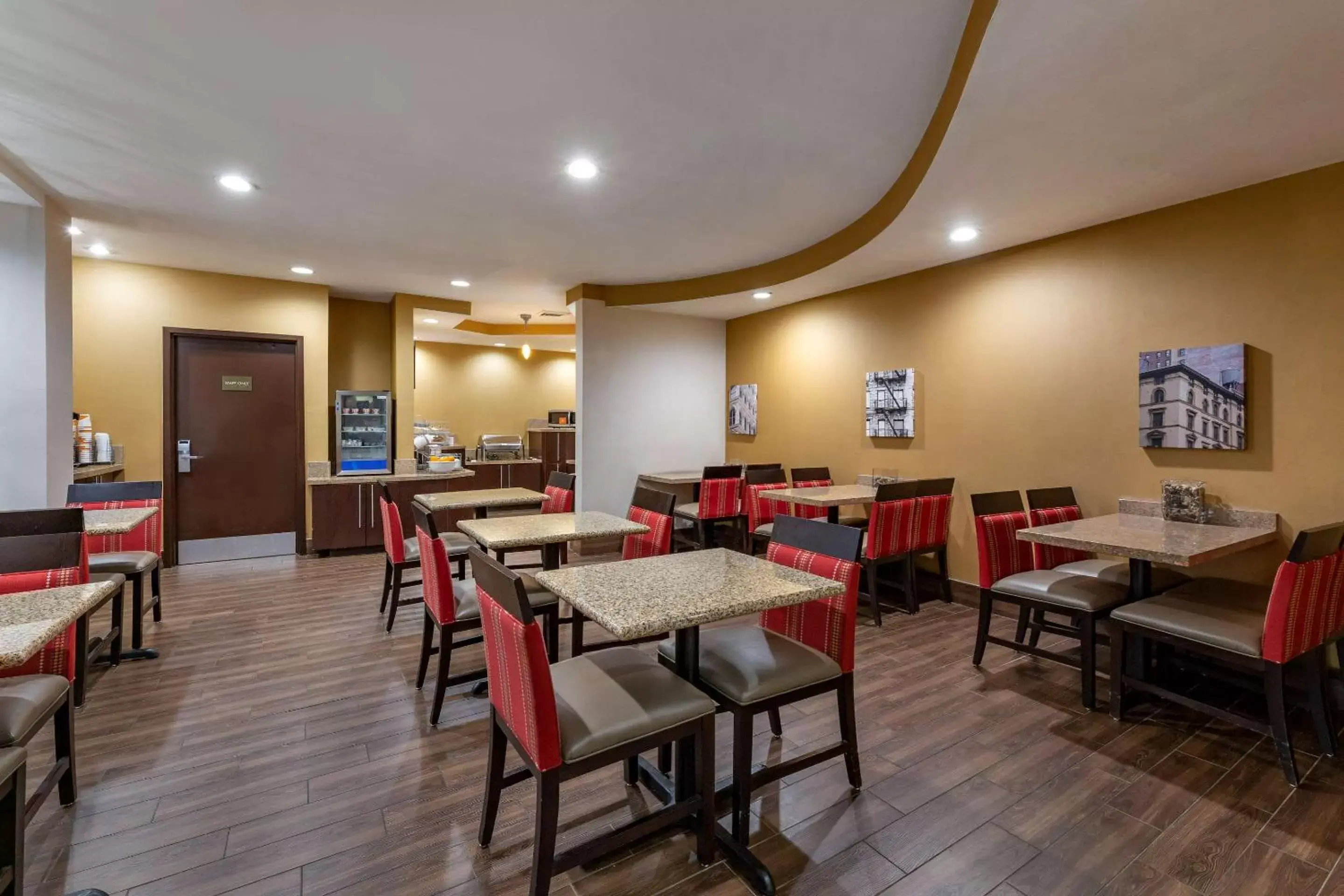 Breakfast, Restaurant/Places to Eat in Comfort Suites Perrysburg