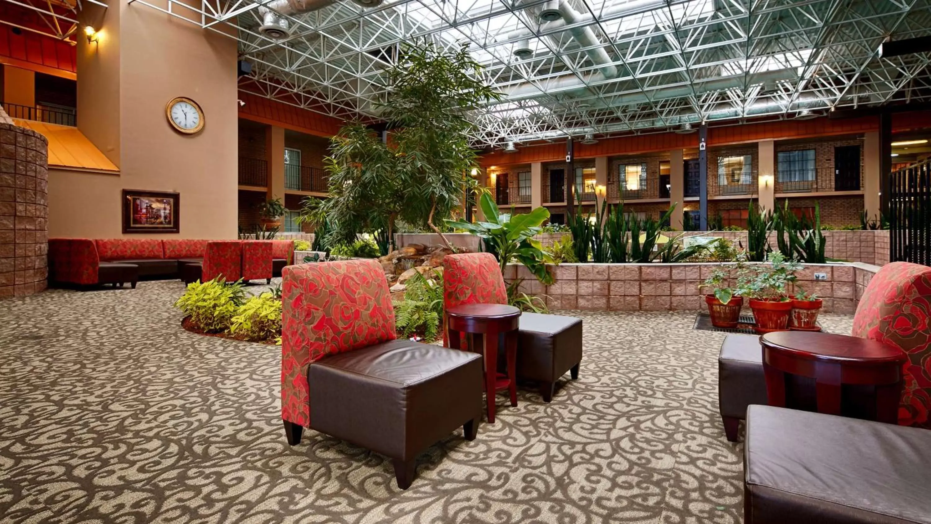 Lounge or bar in Best Western of Alexandria Inn & Suites & Conference Center