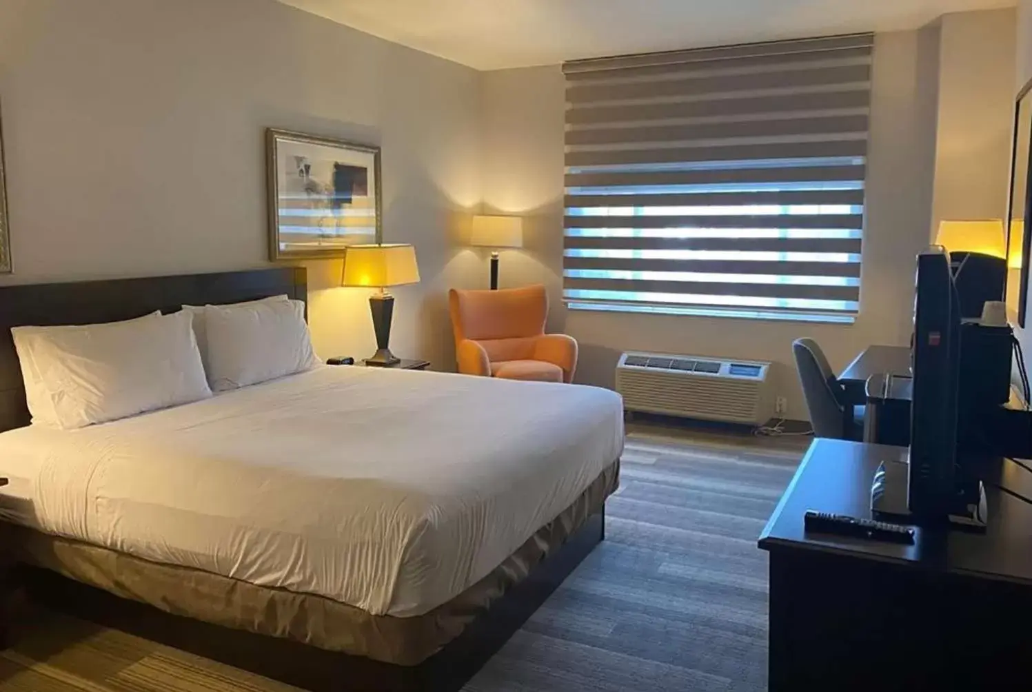 Bedroom, Bed in Hotel Marguerite Anaheim - Garden Grove, Trademark Collection