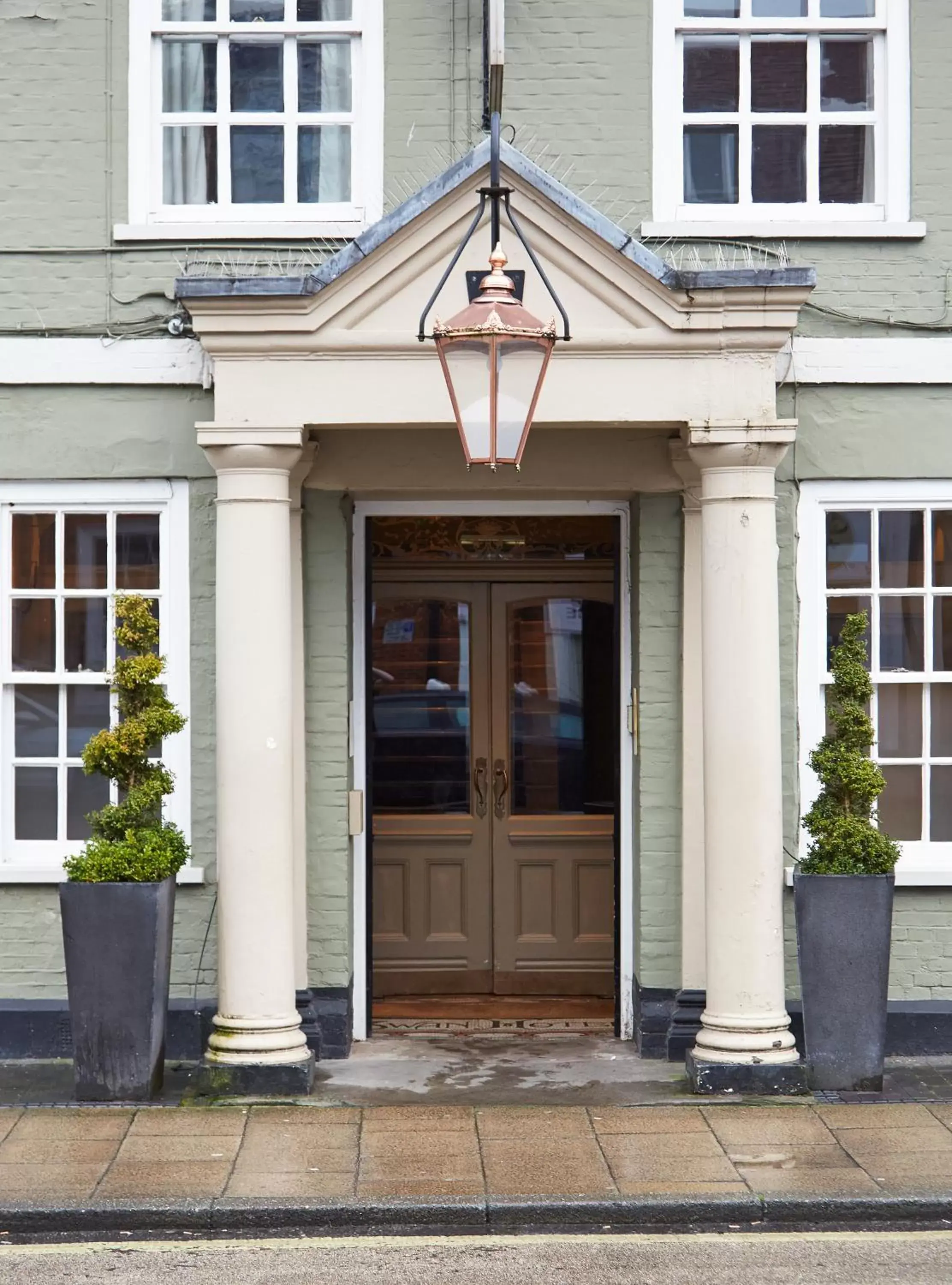 Facade/entrance in Swan Hotel by Greene King Inns