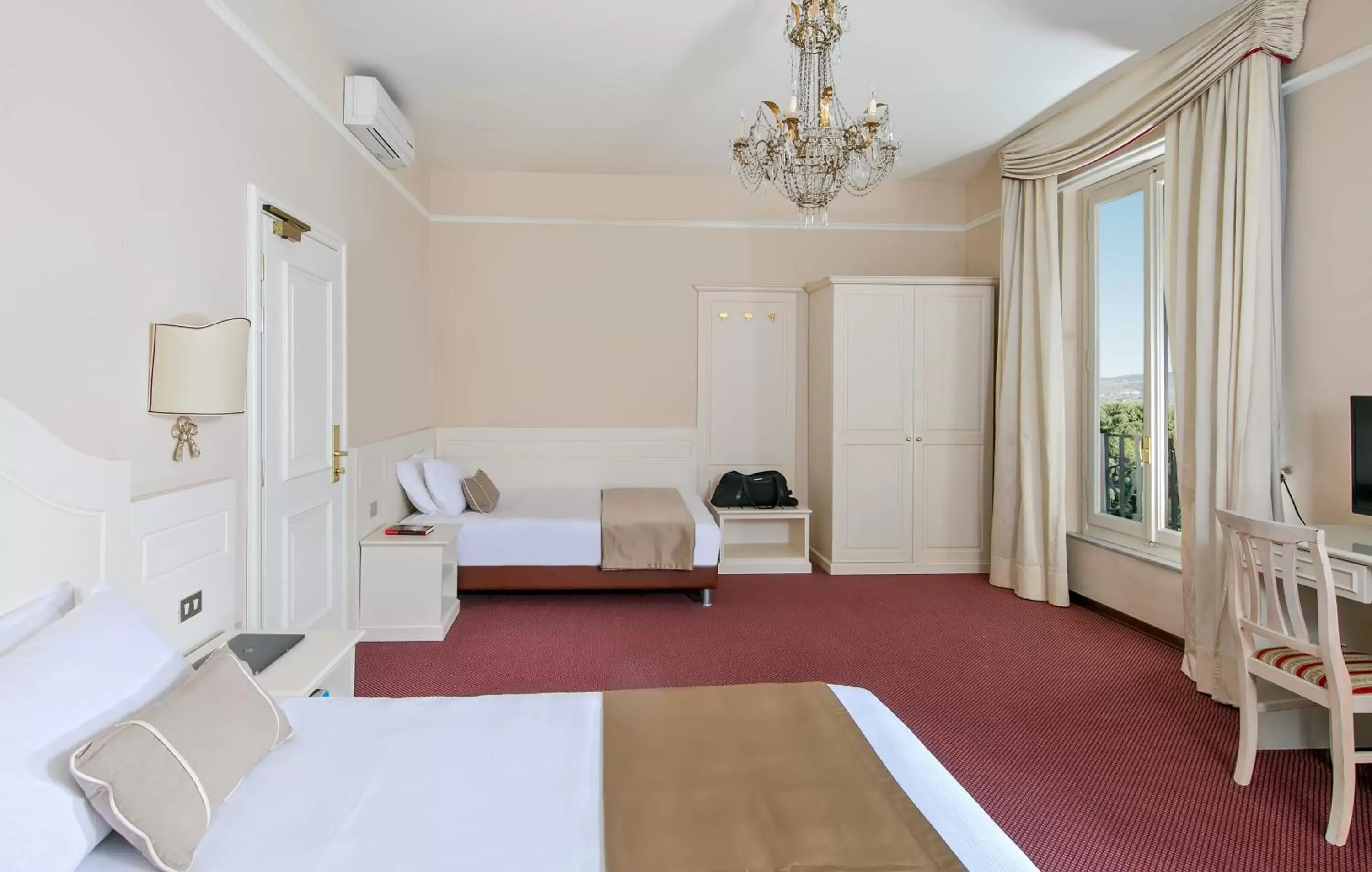 Bed in Hotel Ercolini & Savi