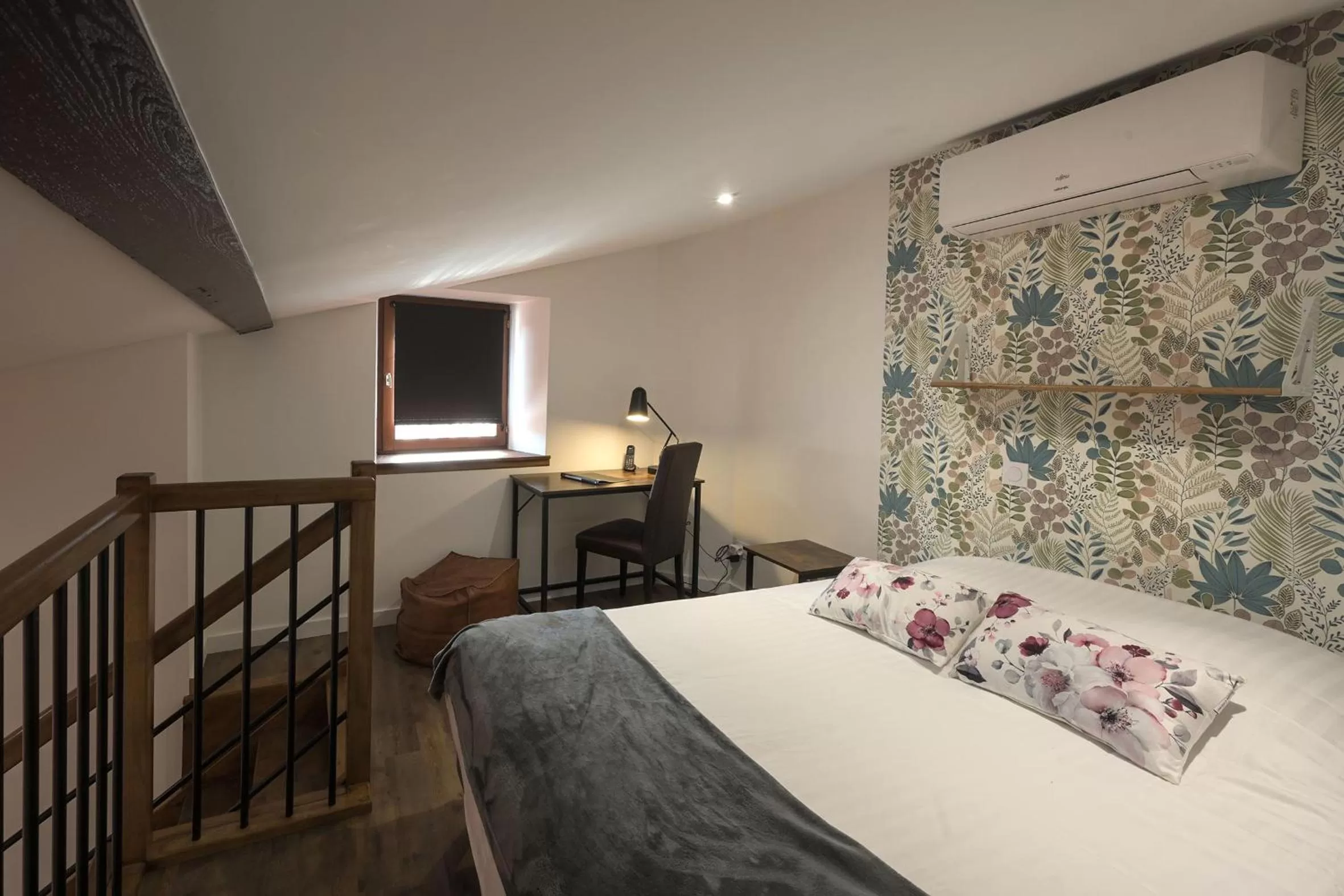 Bed in Hotel De La Croisée