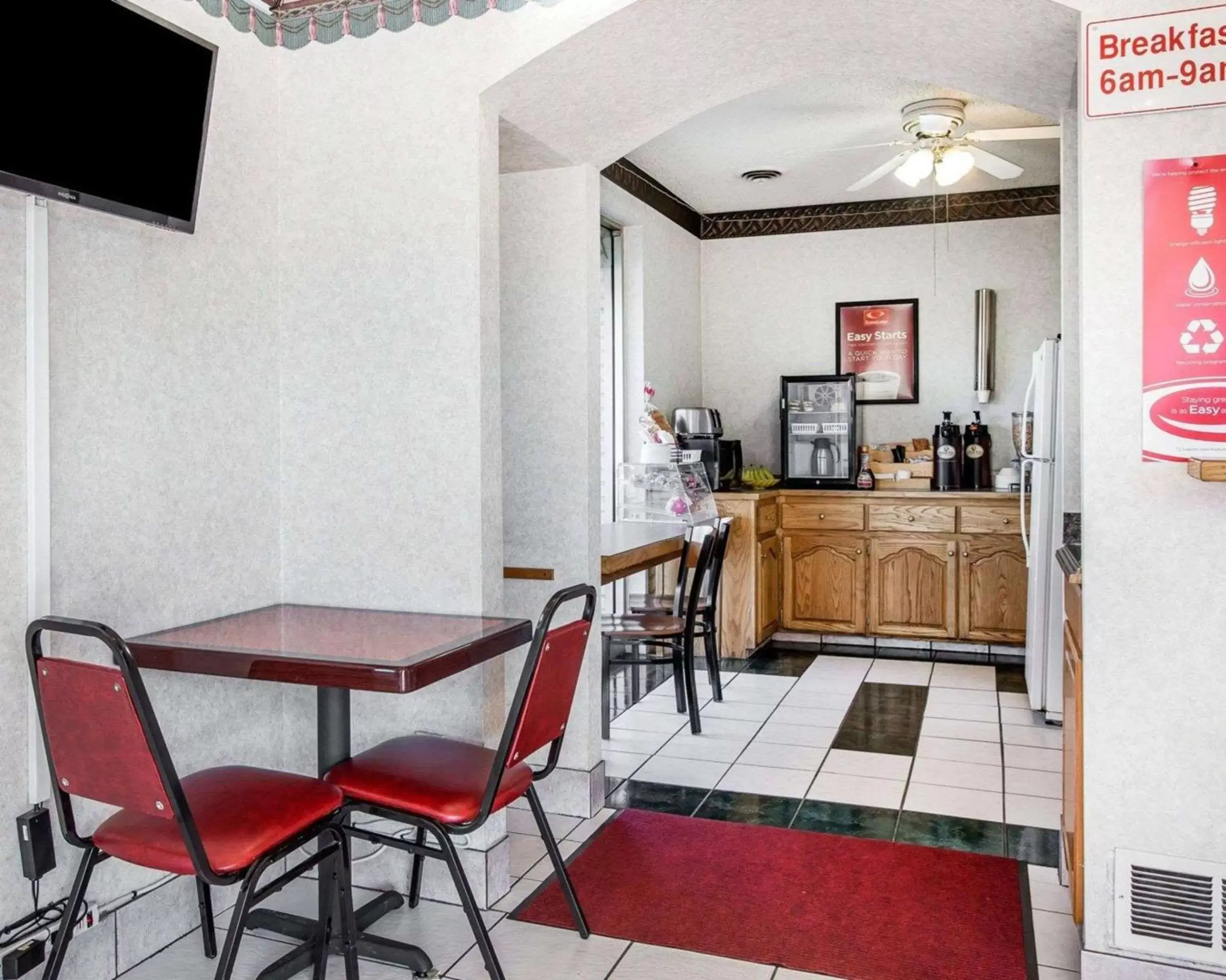 Restaurant/places to eat, Dining Area in Econo Lodge McDonough