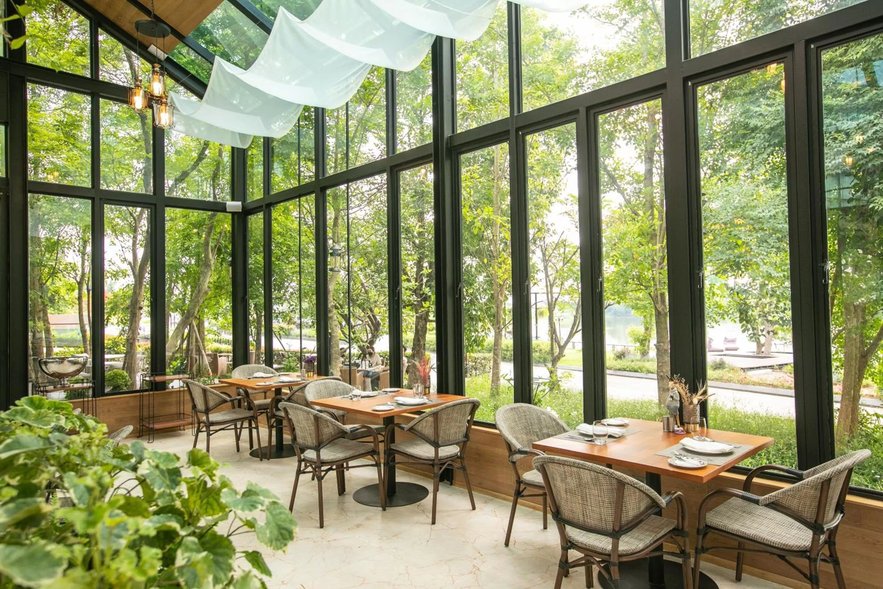 Restaurant/places to eat in North Hill City Resort