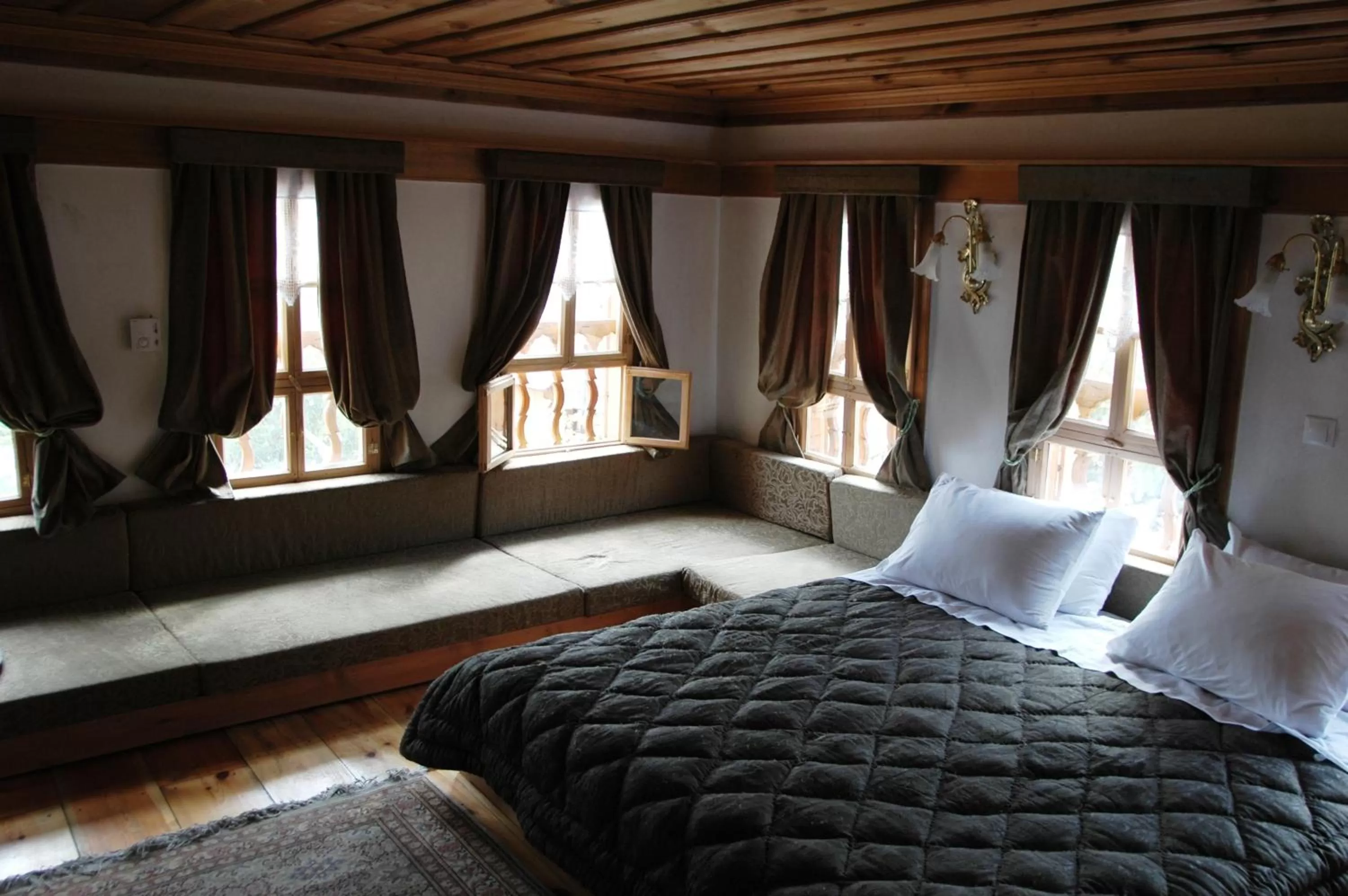 Bed in Gulevi Safranbolu Heritage Hotel