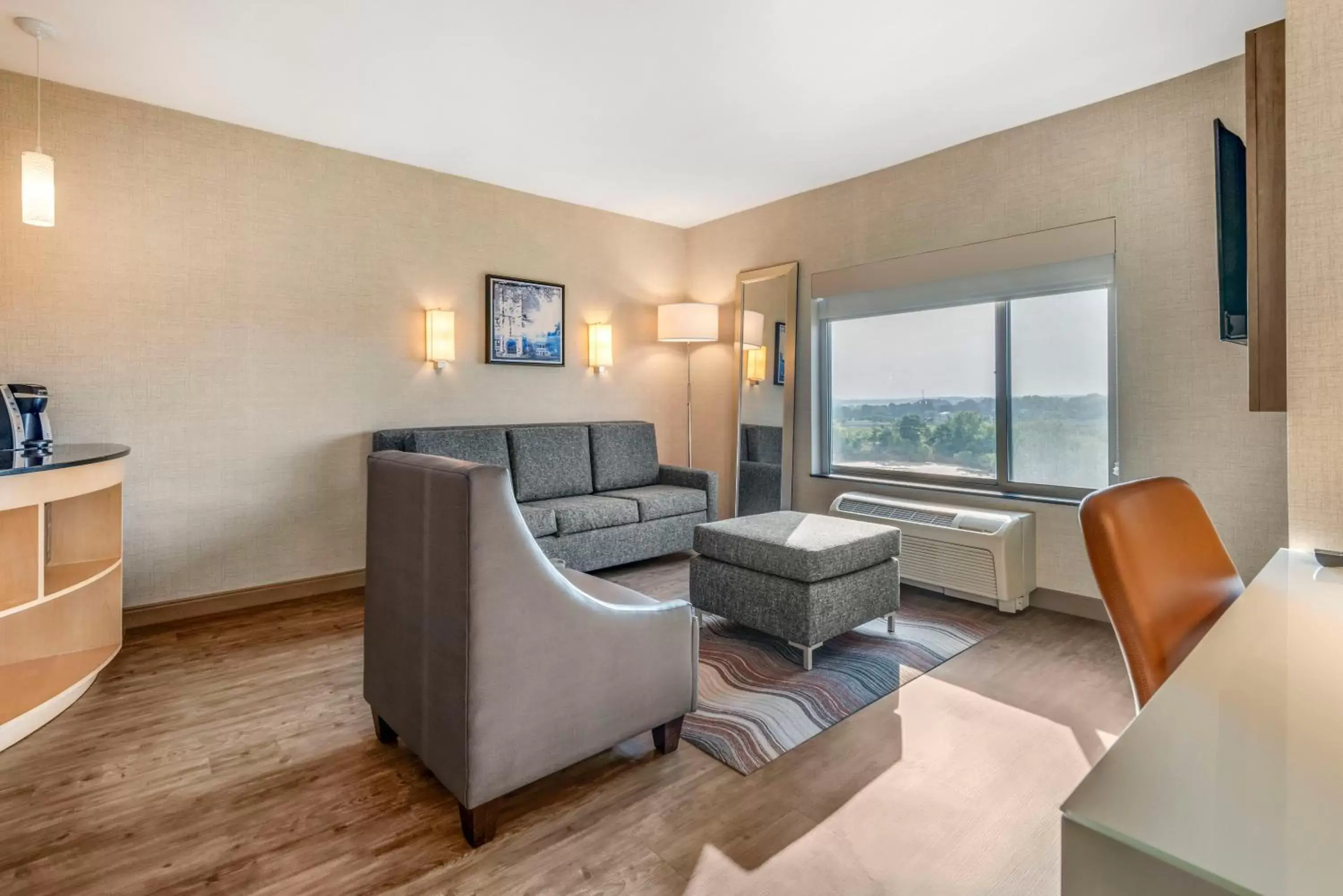 Living room, Seating Area in Cambria Hotel Madison East