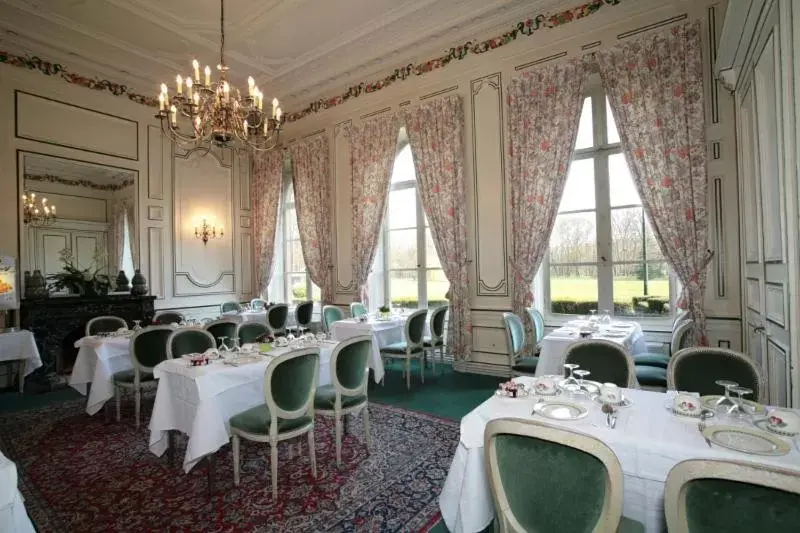 Restaurant/Places to Eat in Château De La Motte Fenelon