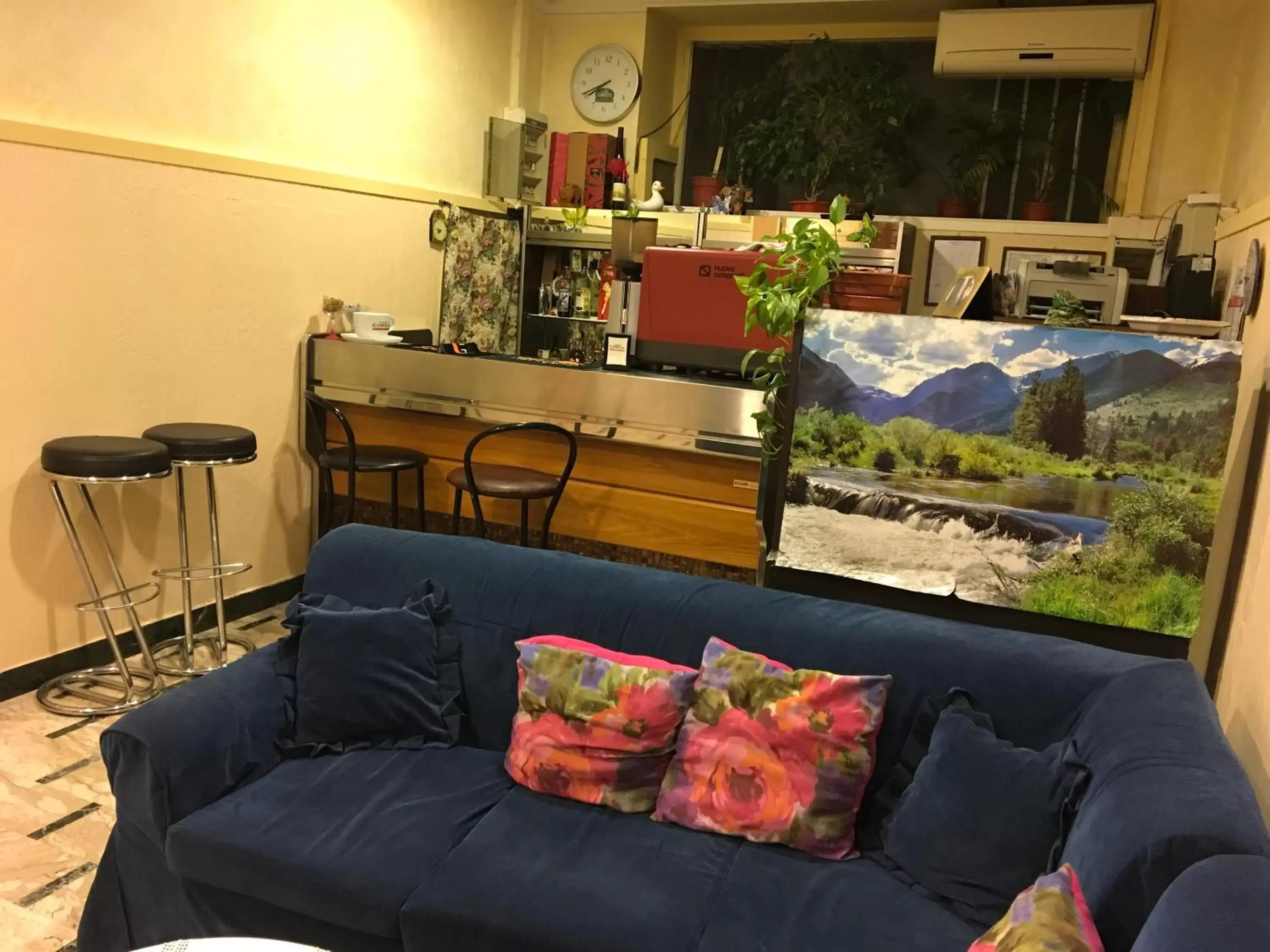 Seating Area in Hotel Bolognese