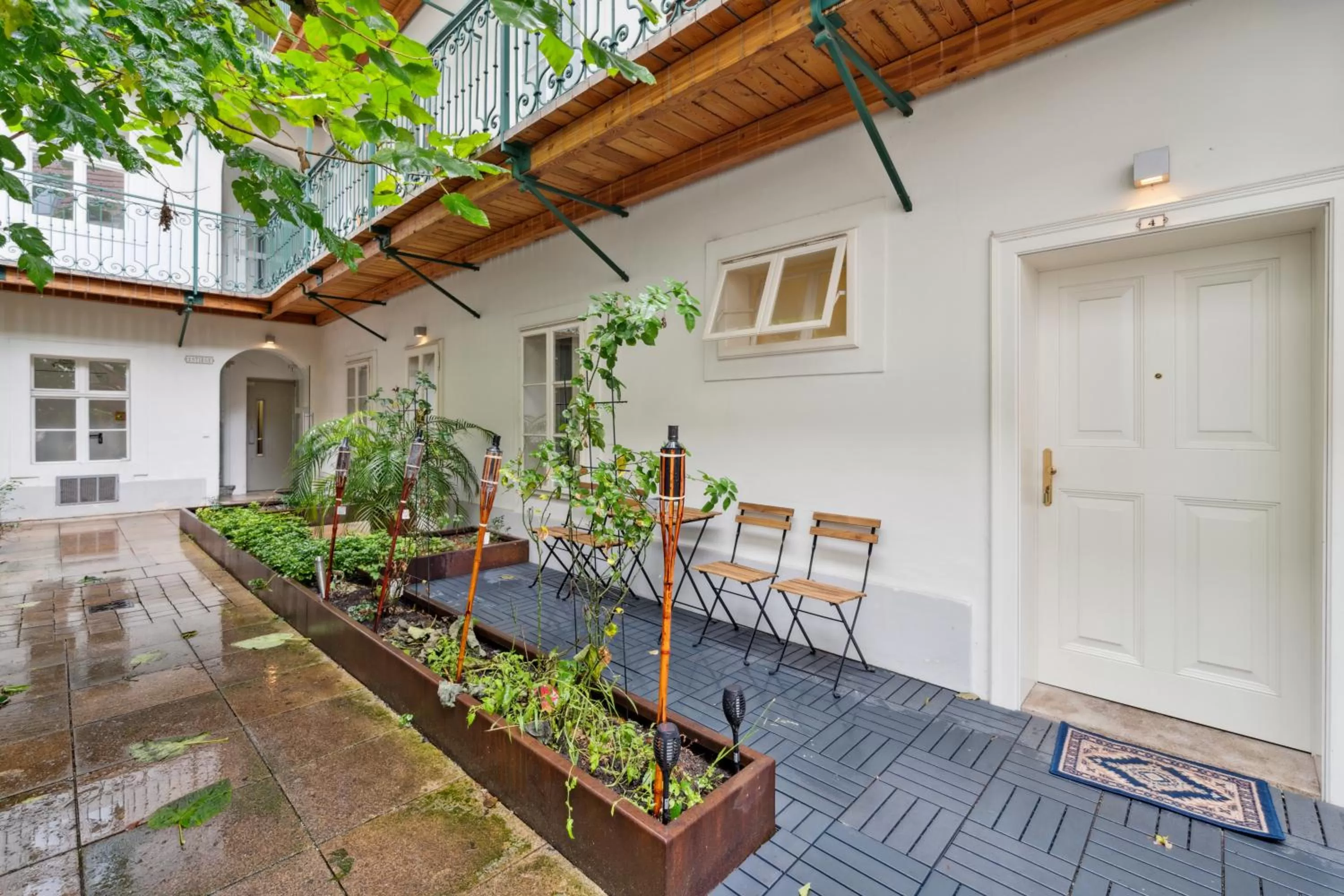 Property building in Florian's apartments in Mariahilf Vienna