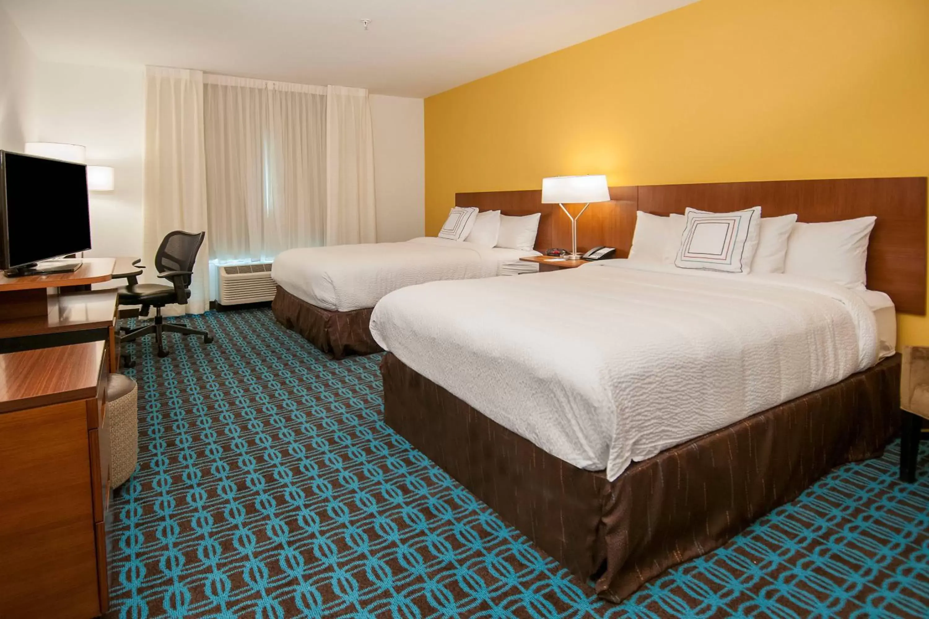 Photo of the whole room, Bed in Fairfield Inn & Suites by Marriott LaPlace