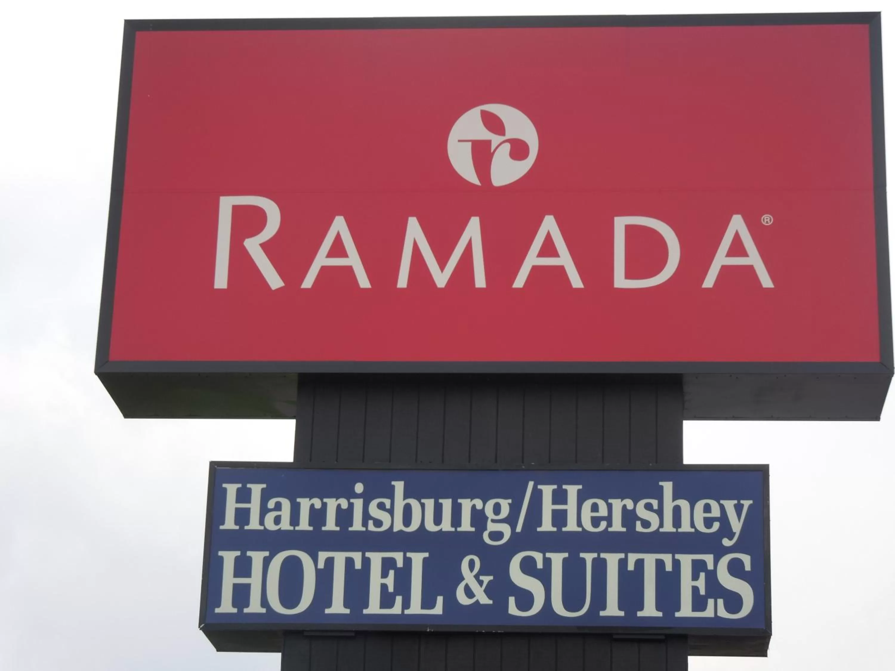 Facade/entrance in Ramada by Wyndham Harrisburg/Hershey Area