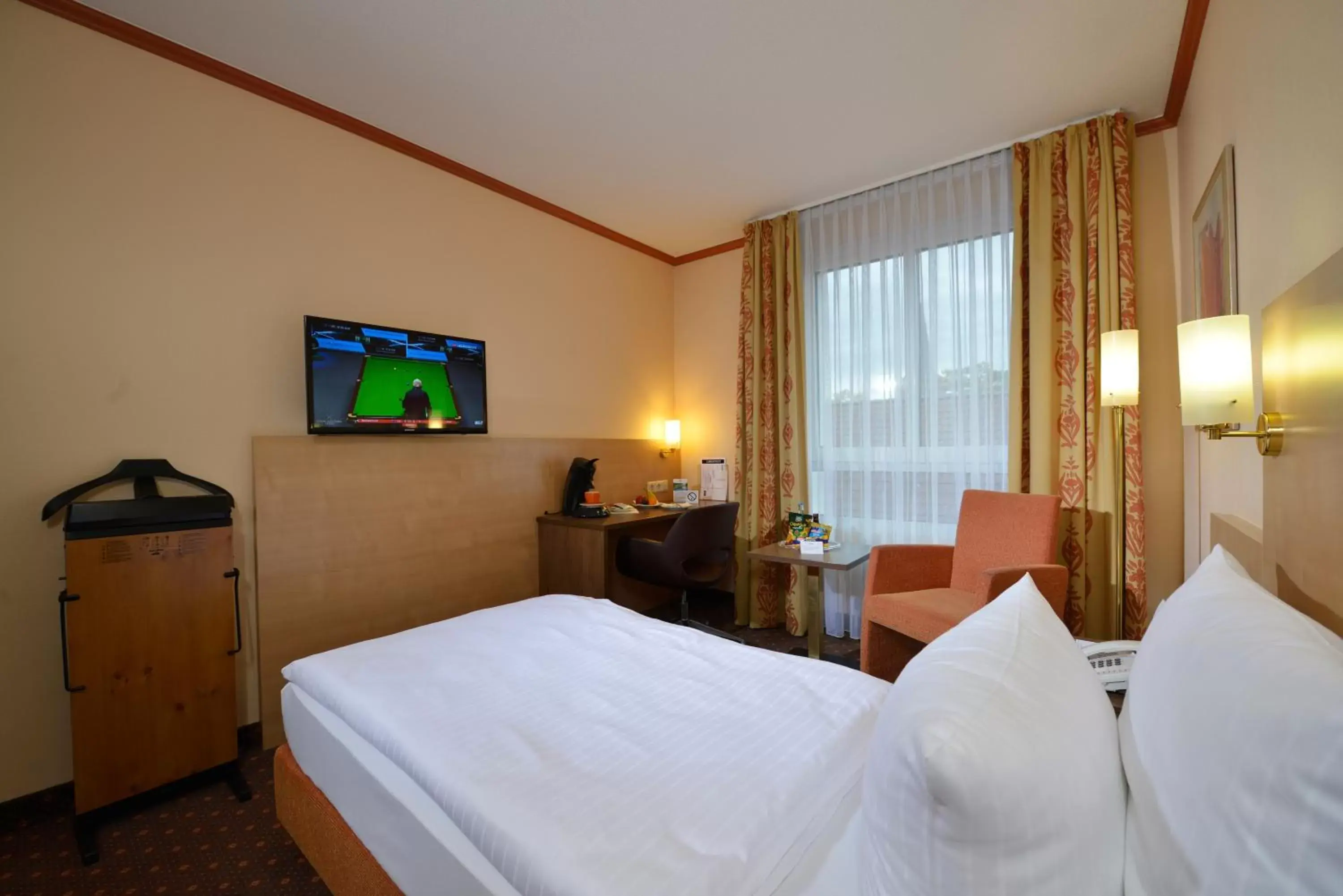 Photo of the whole room, Bed in Sure Hotel by Best Western Hilden-Düsseldorf