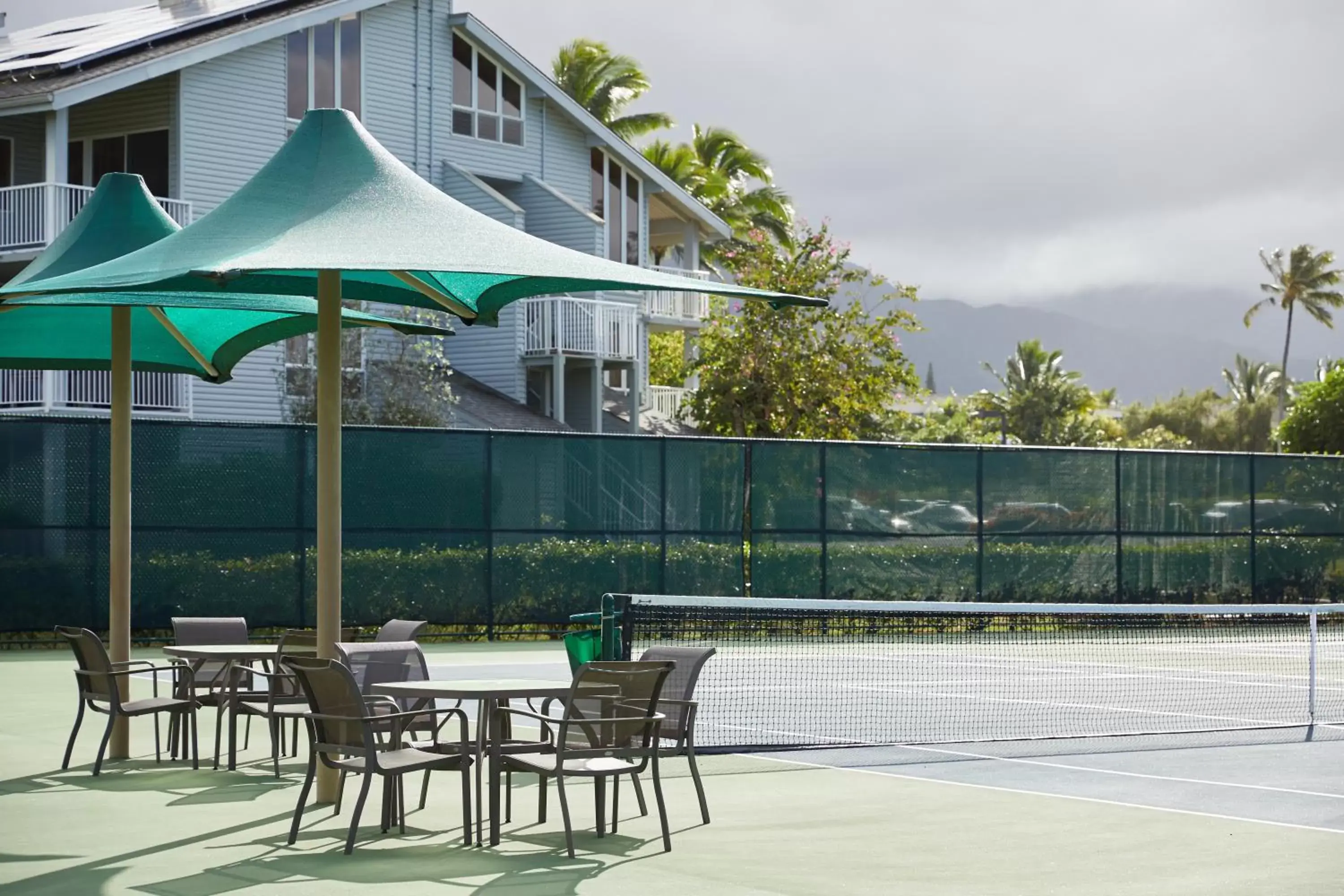 Tennis court in The Cliffs at Princeville