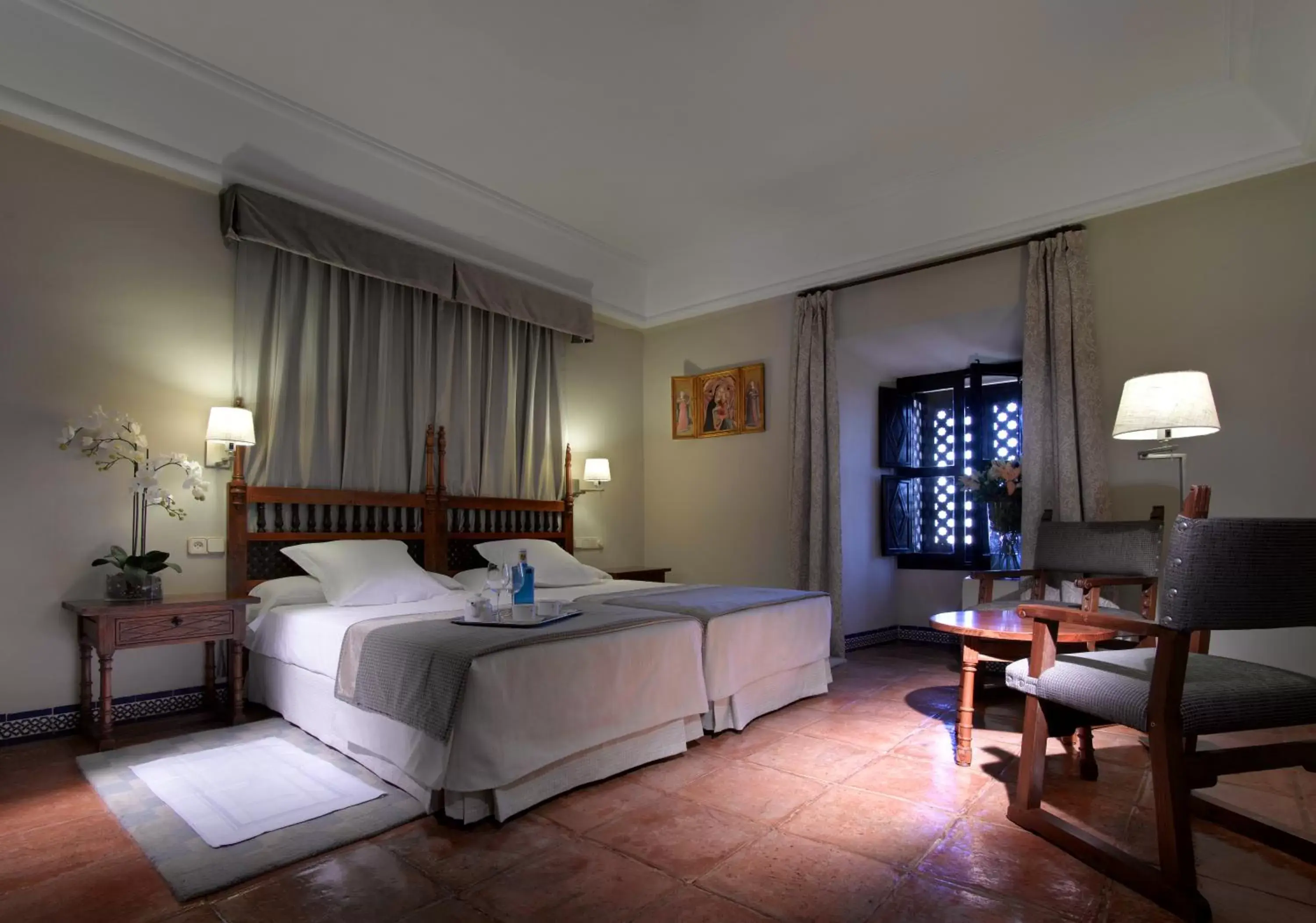 Photo of the whole room, Bed in Parador de Carmona Photo of the whole room, Bed in Parador de Carmona