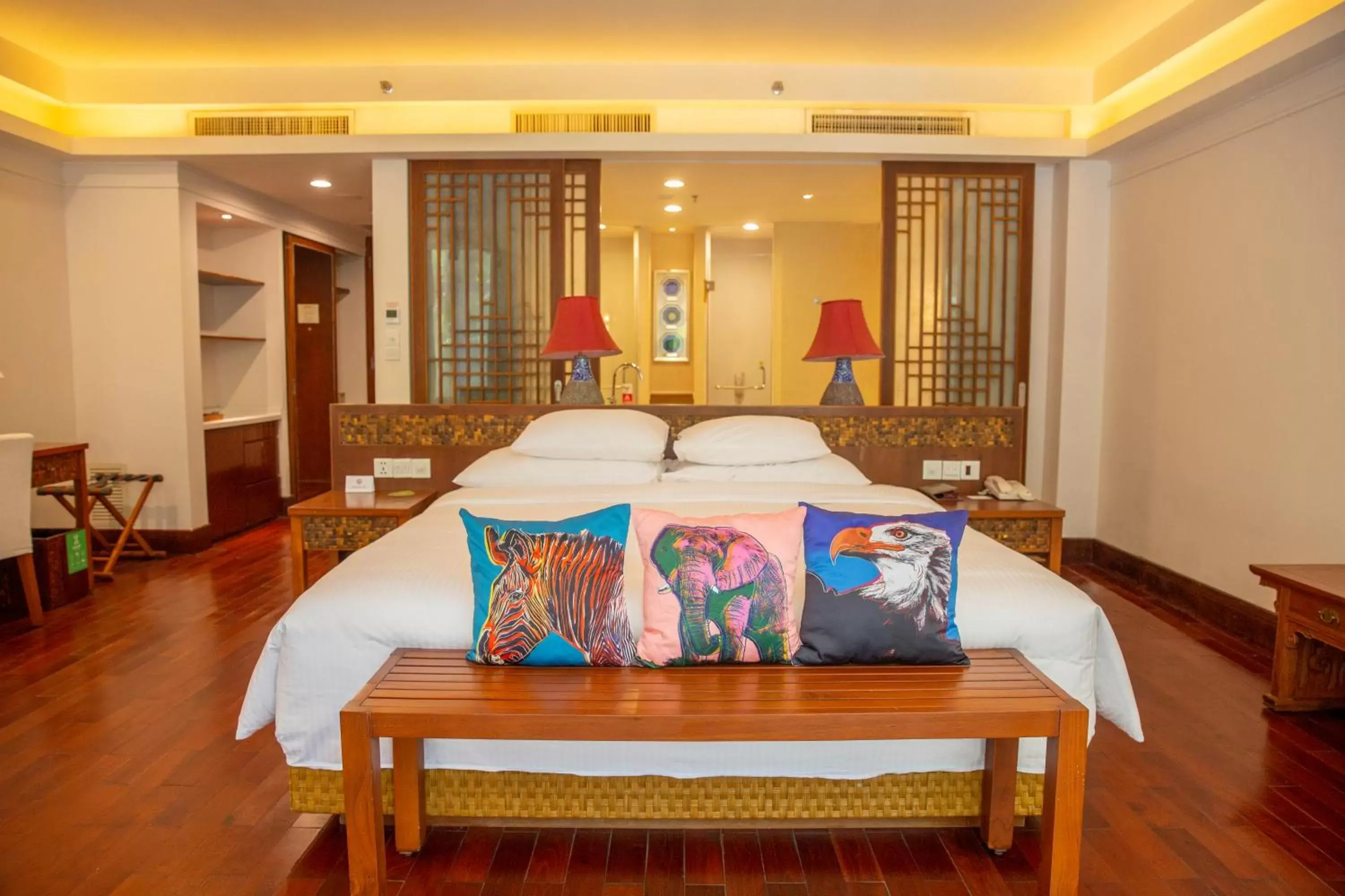 Bed in Huayu Resort & Spa Yalong Bay Sanya