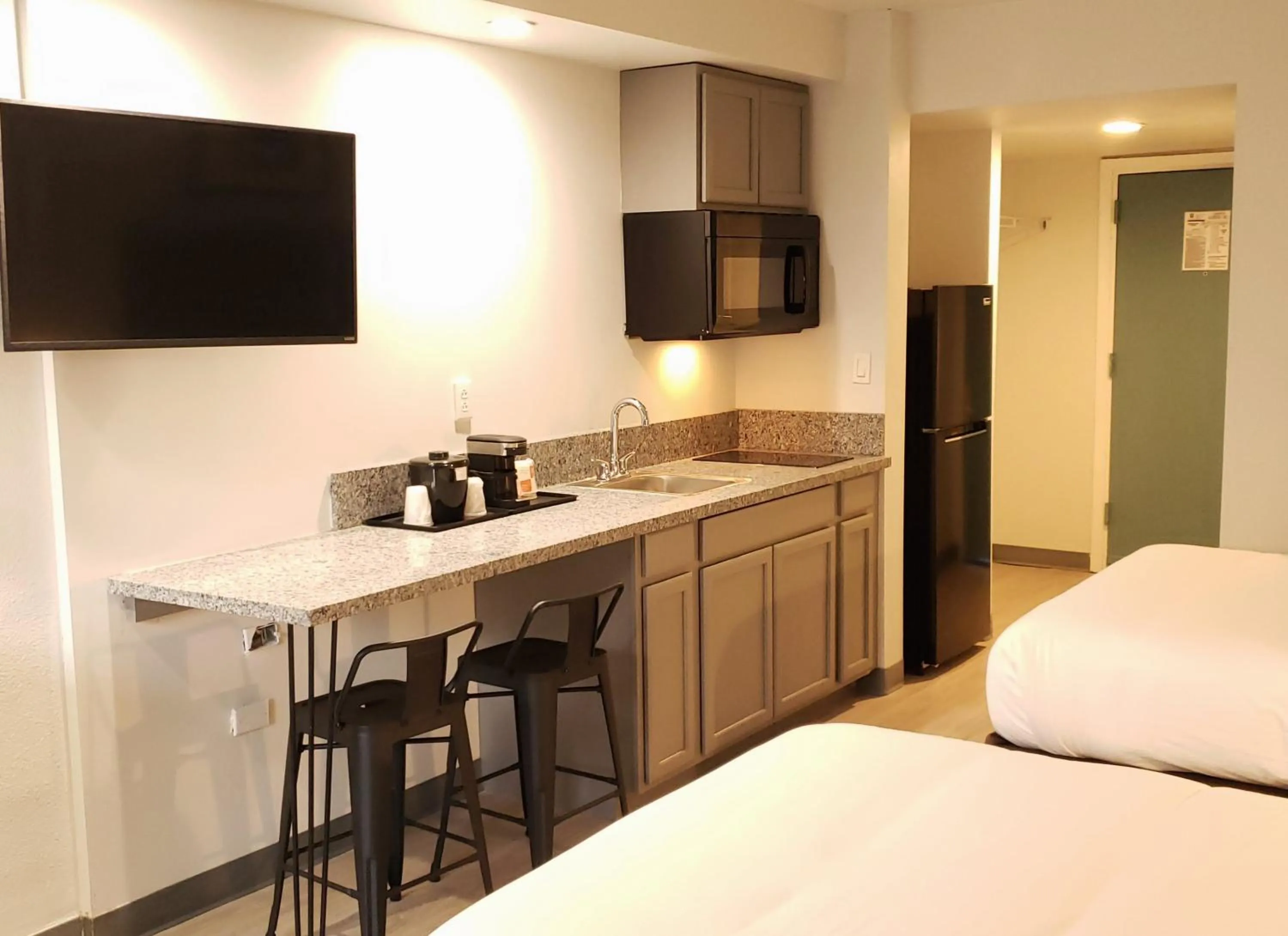 Bed in Suburban Studios Williamsburg Central