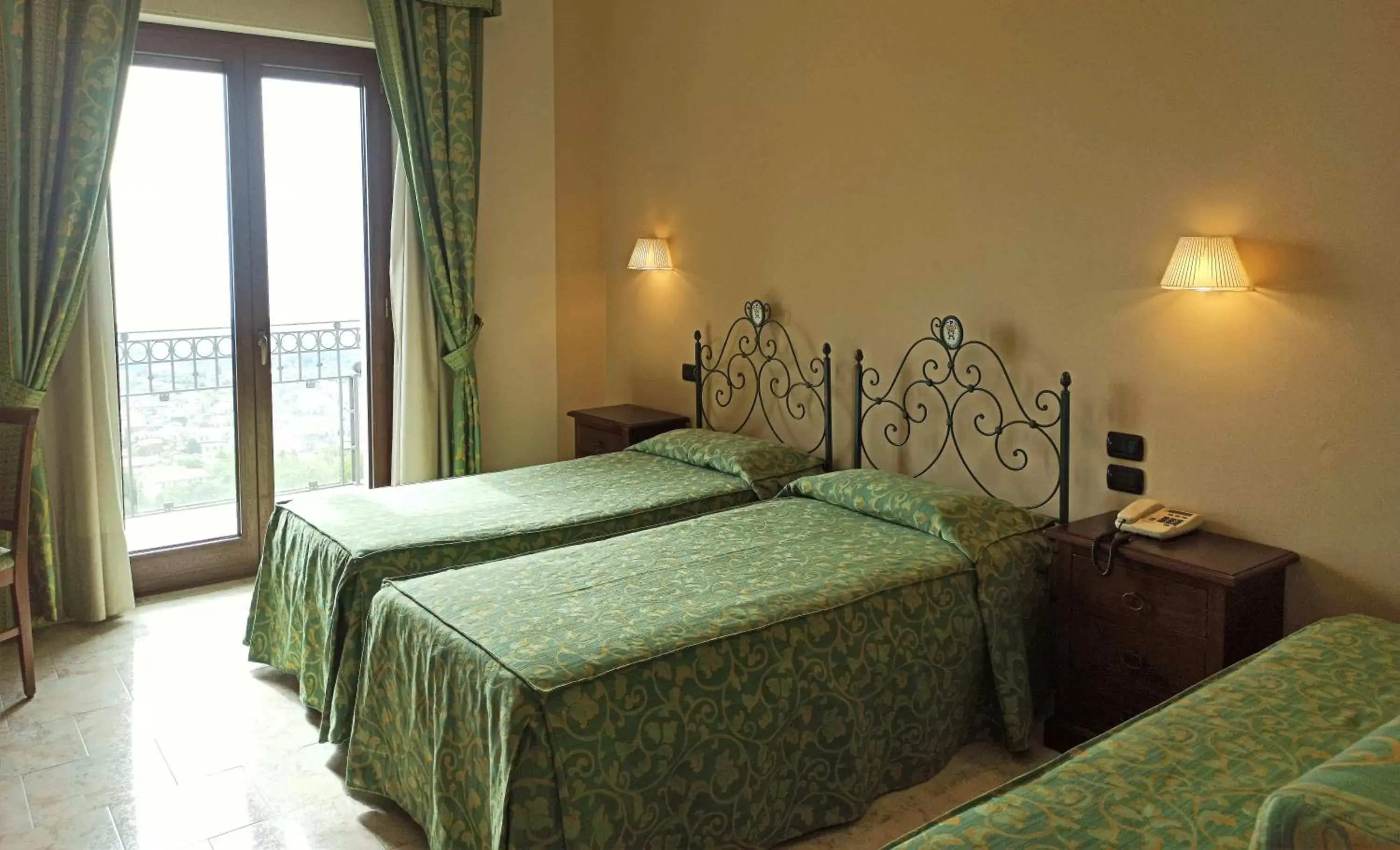 Bed in Hotel Primavera Dell'Etna